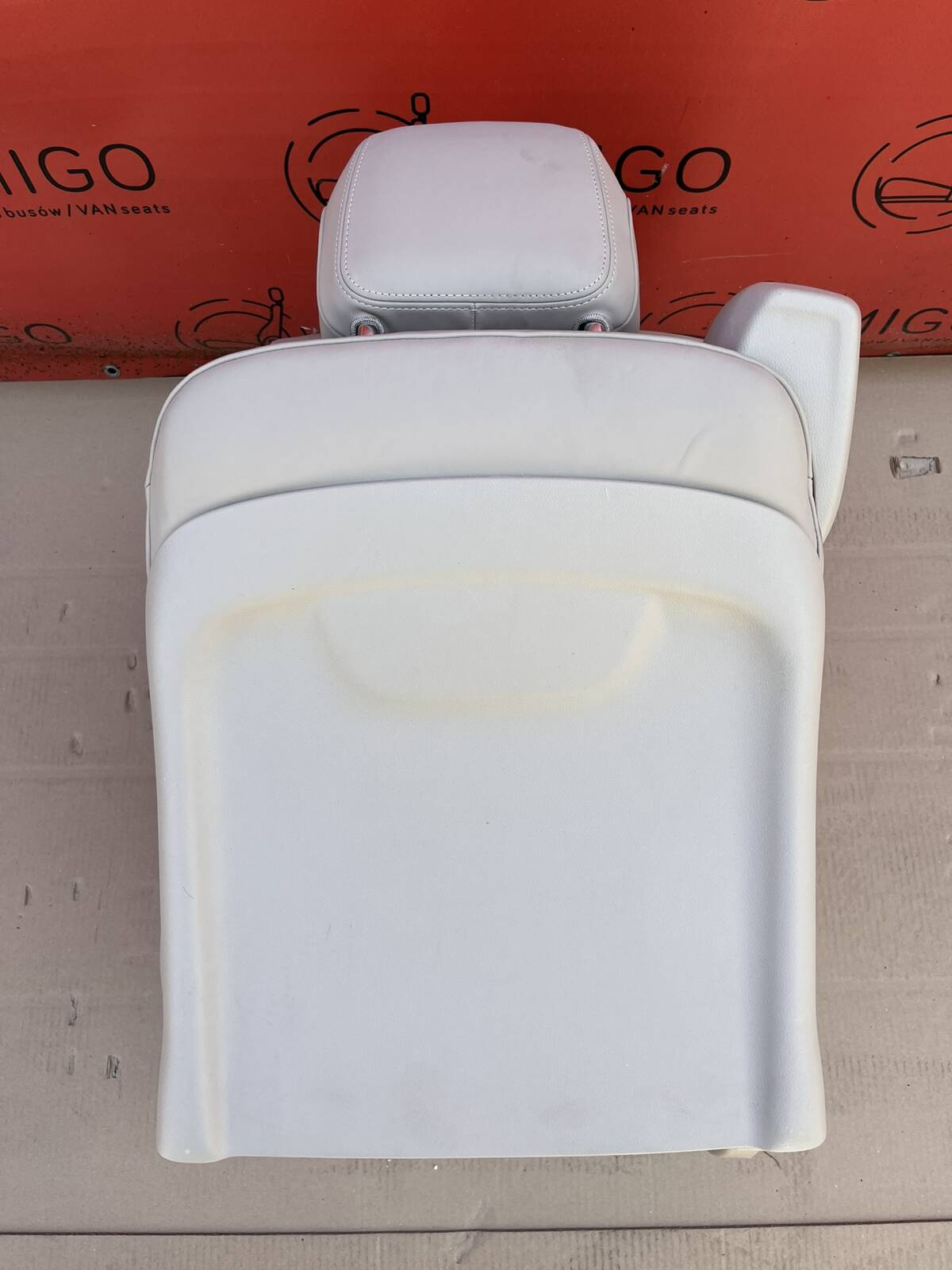 Seat single rear left side Mercedes V-class W447 Leather Nappa silk-beige (VY9)