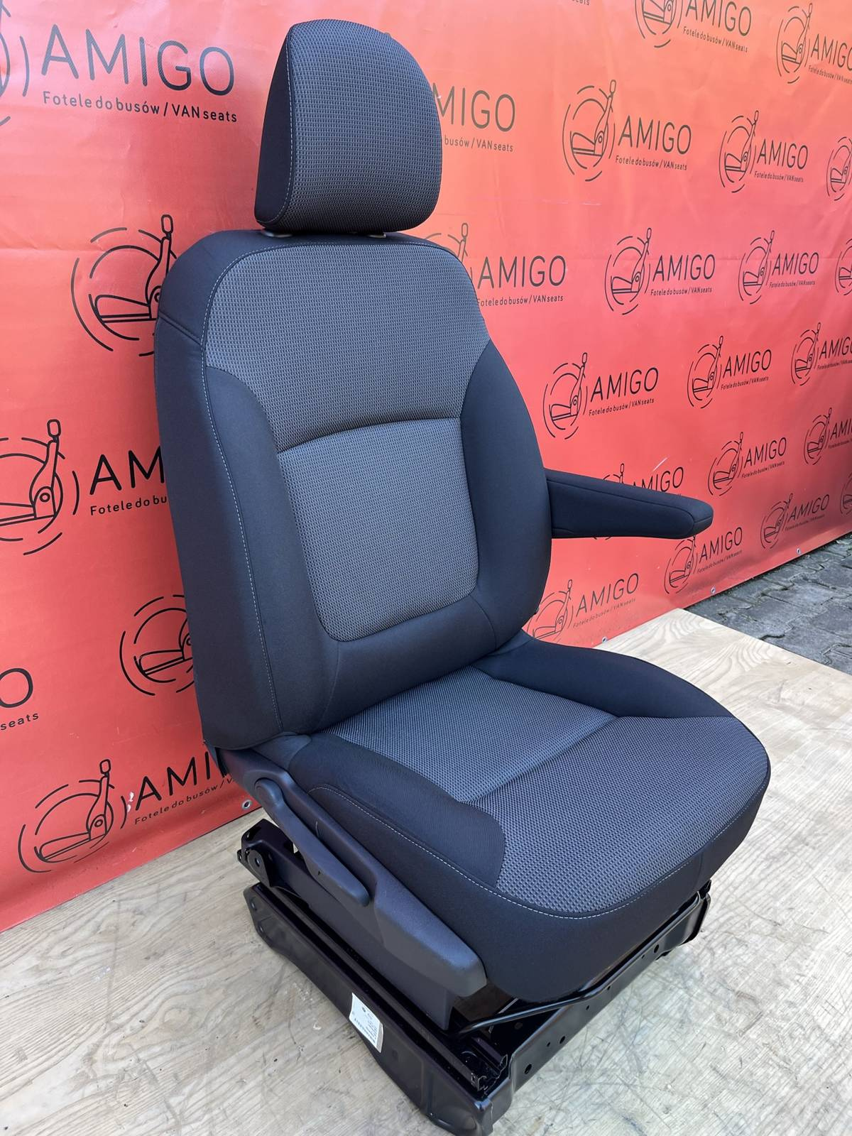 Seat EU passenger | UK driver Renault Trafic Opel Vauxhall Vivaro NV300 Talento