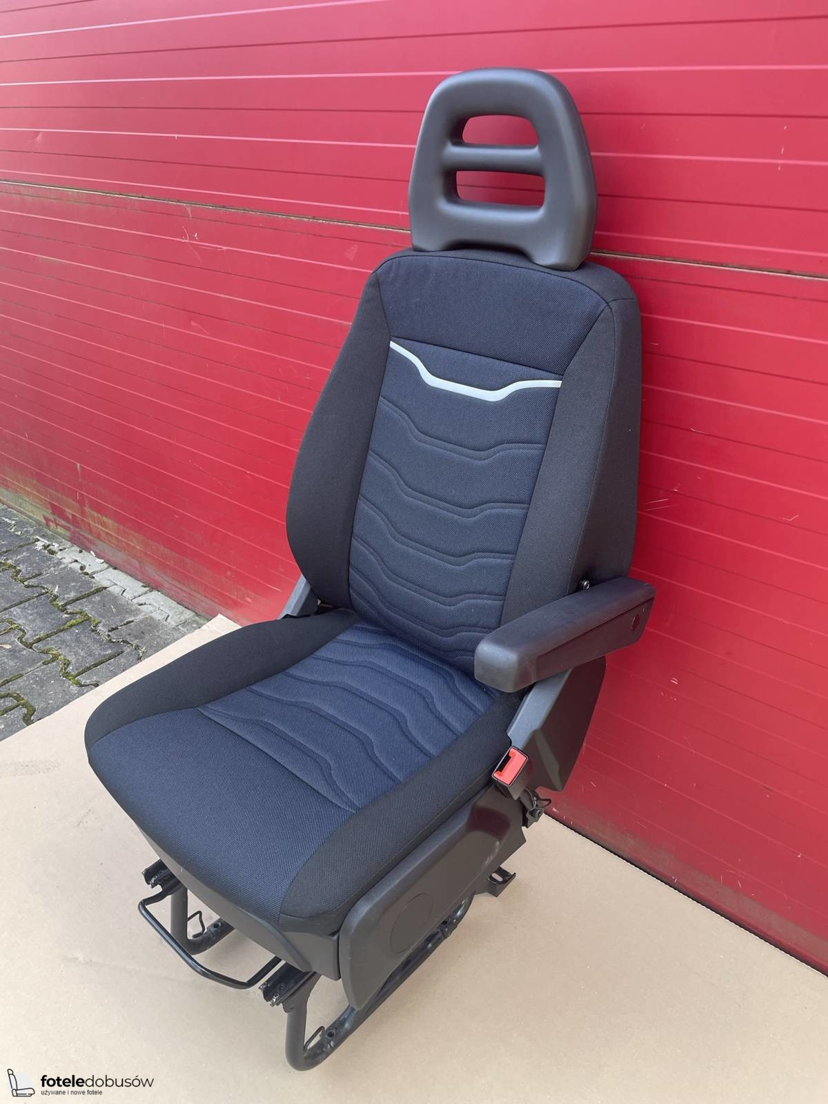 Iveco Daily VI 2014-2021 UK driver seat | EU passenger single seat Armrest