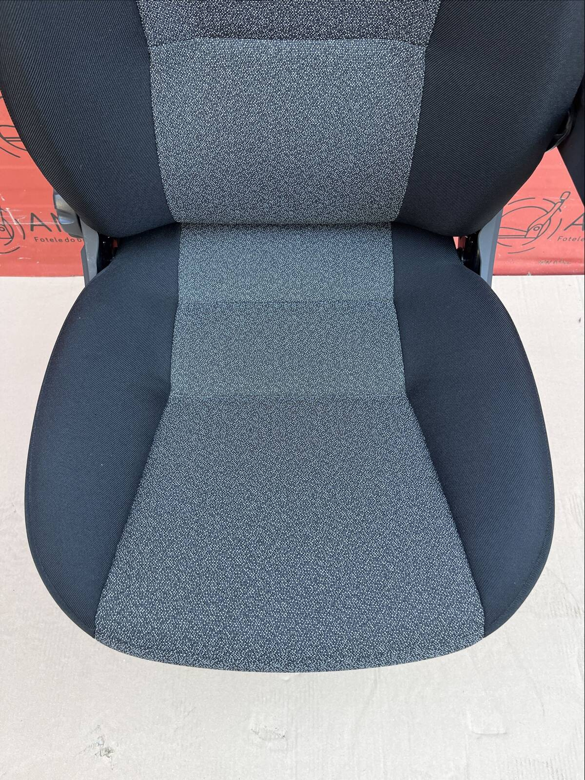 Seat Fiat Ducato Boxer Jumper Citroën Relay EU passenger | UK driver seat armrest adjustments