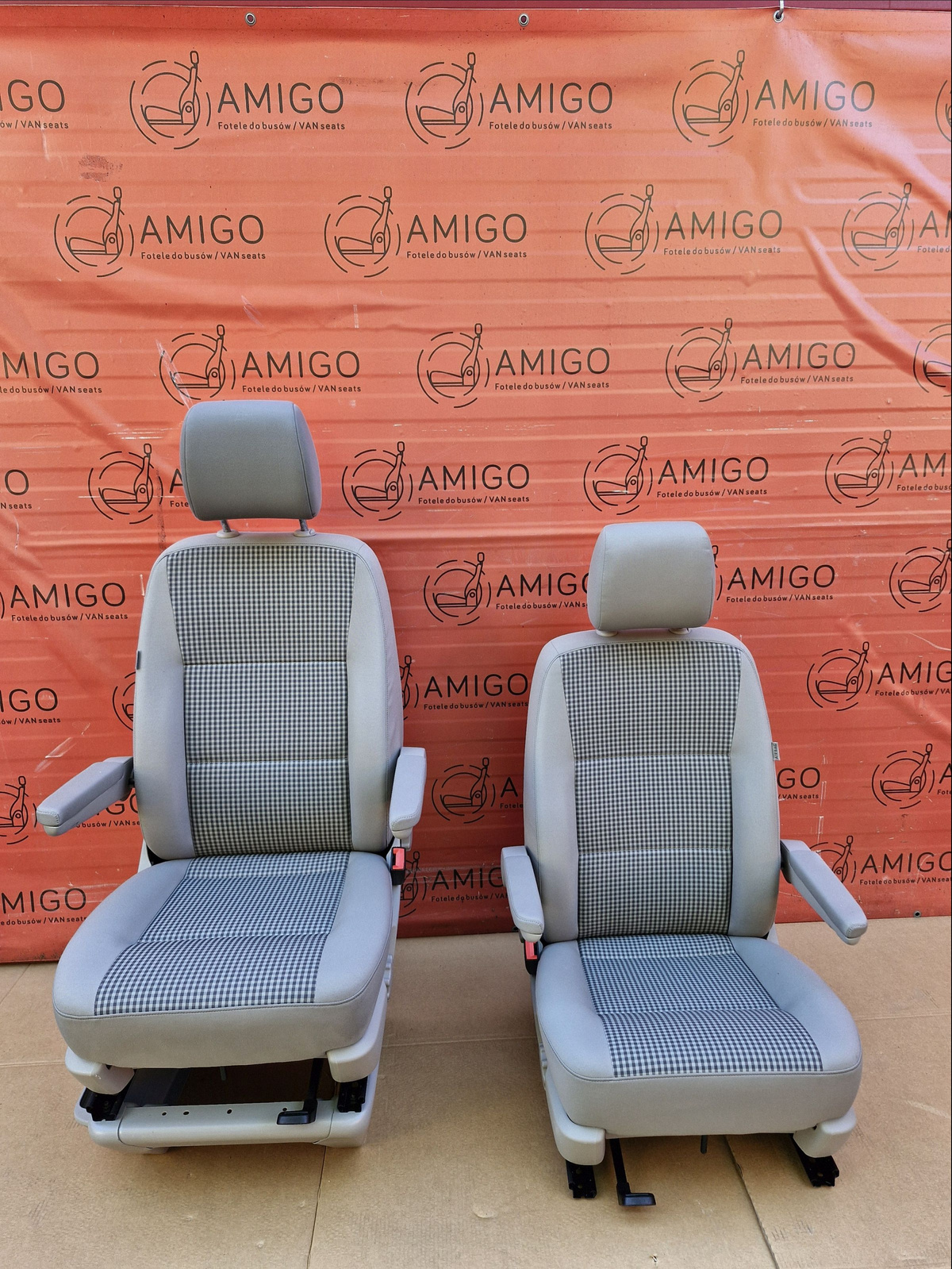 Driver passenger Captain swivel seats seat VW T6 Caravelle t5 Kutamo airbag heated