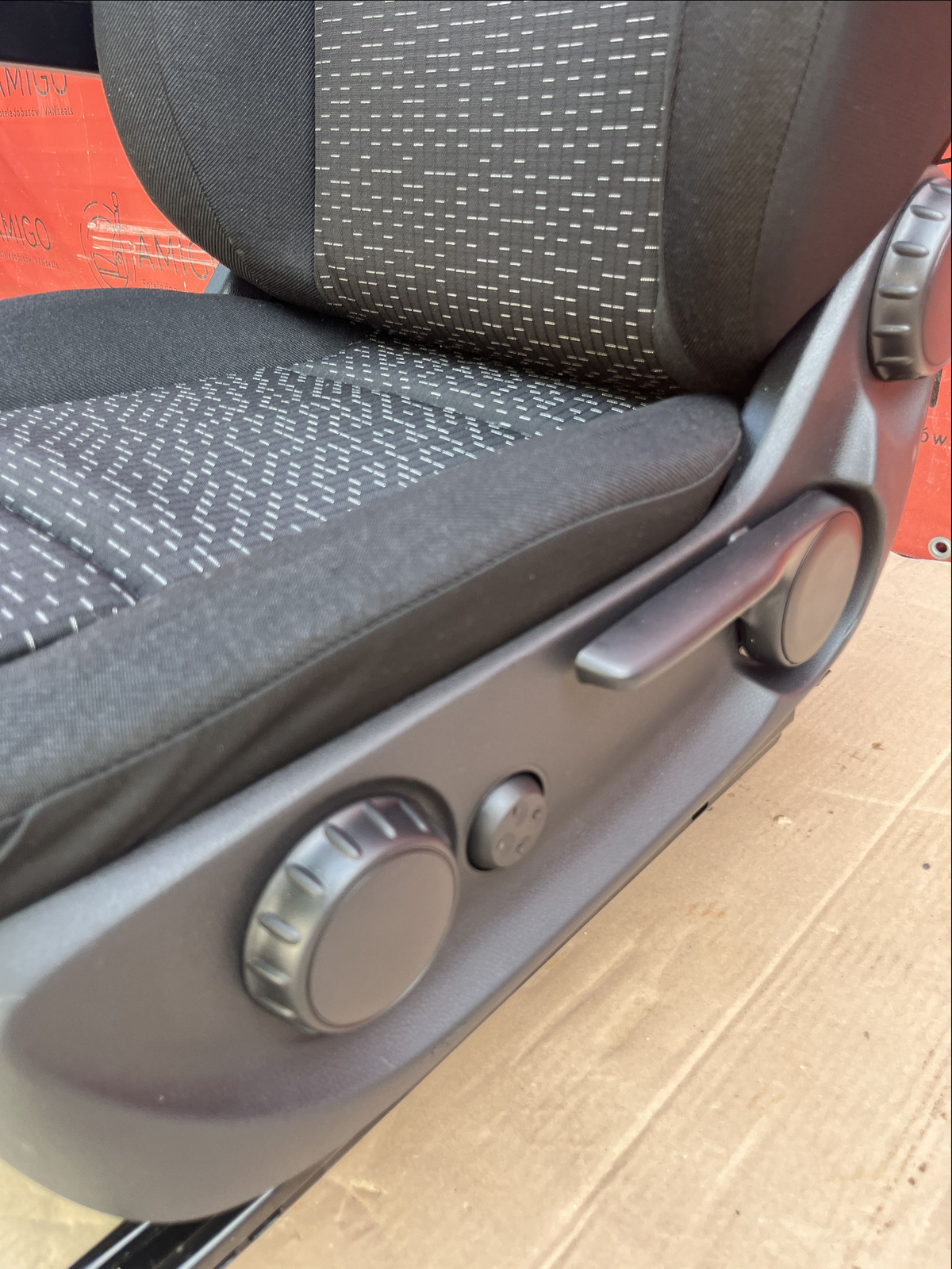 Seat Mercedes Vito W447 UK passenger | EU driver armrest adjustments CALUMA