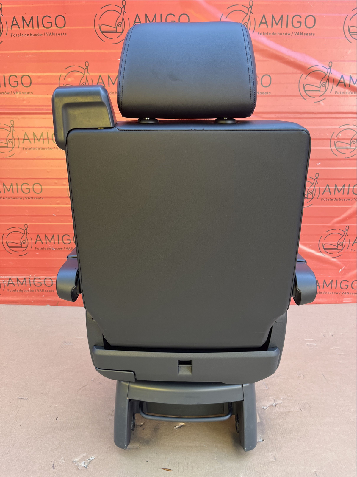 Seat VW T6 Multivan Caravelle black leather titan swivel rear t5