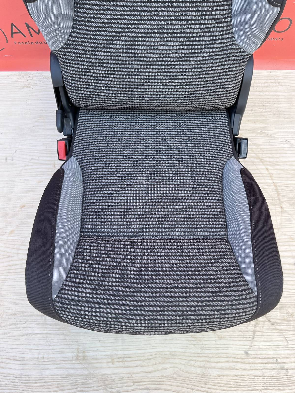 Seat single 2rd row middle Berlingo Doblò Combo Partner Rifter ProAce City