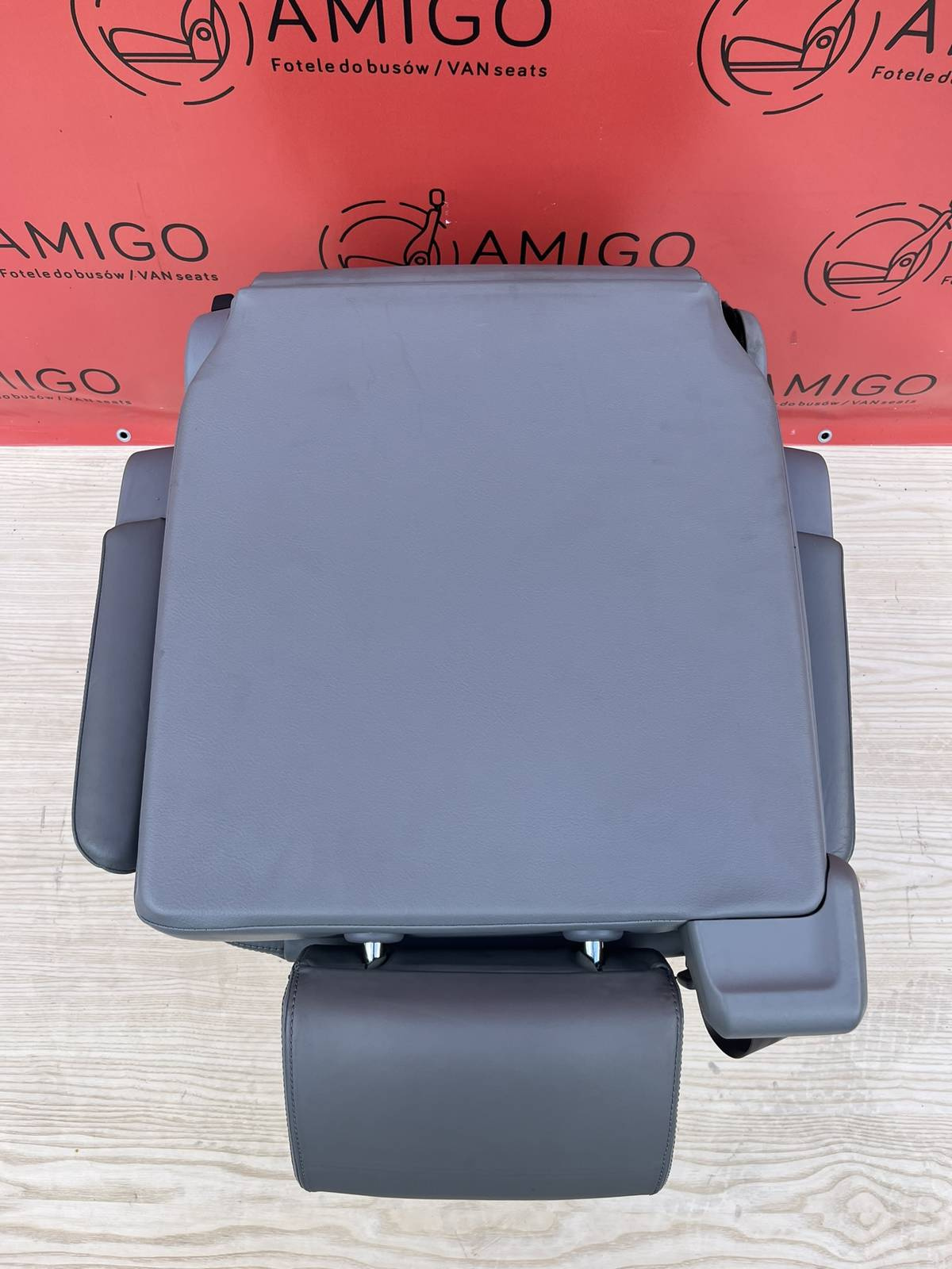 Seat single VW T5 Multivan Caravelle grey leather rear t6