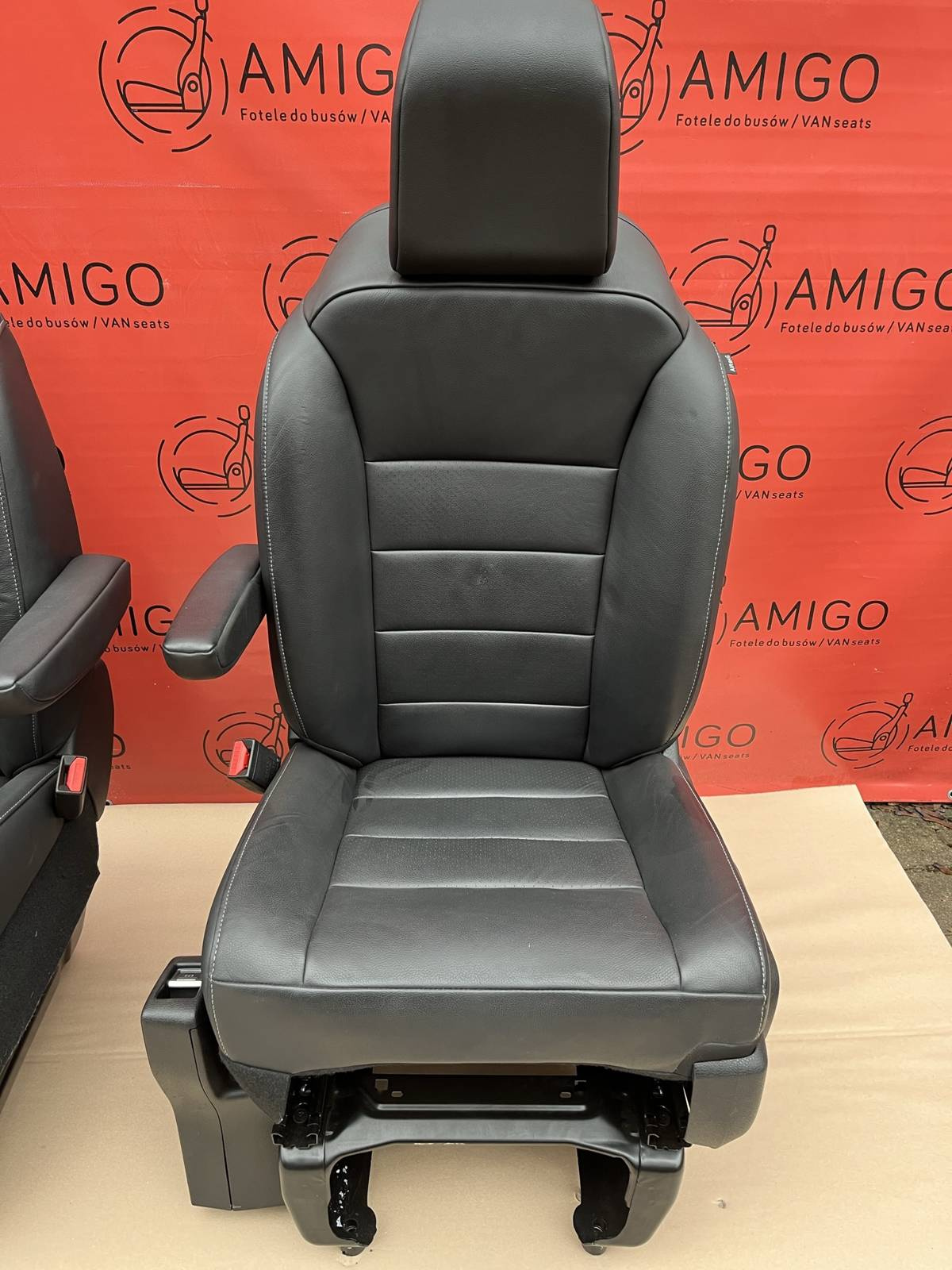 Front passenger driver seats leather Peugeot Traveller Proace Spacetourer Expert Jumpy Zafira Vivaro Scudo