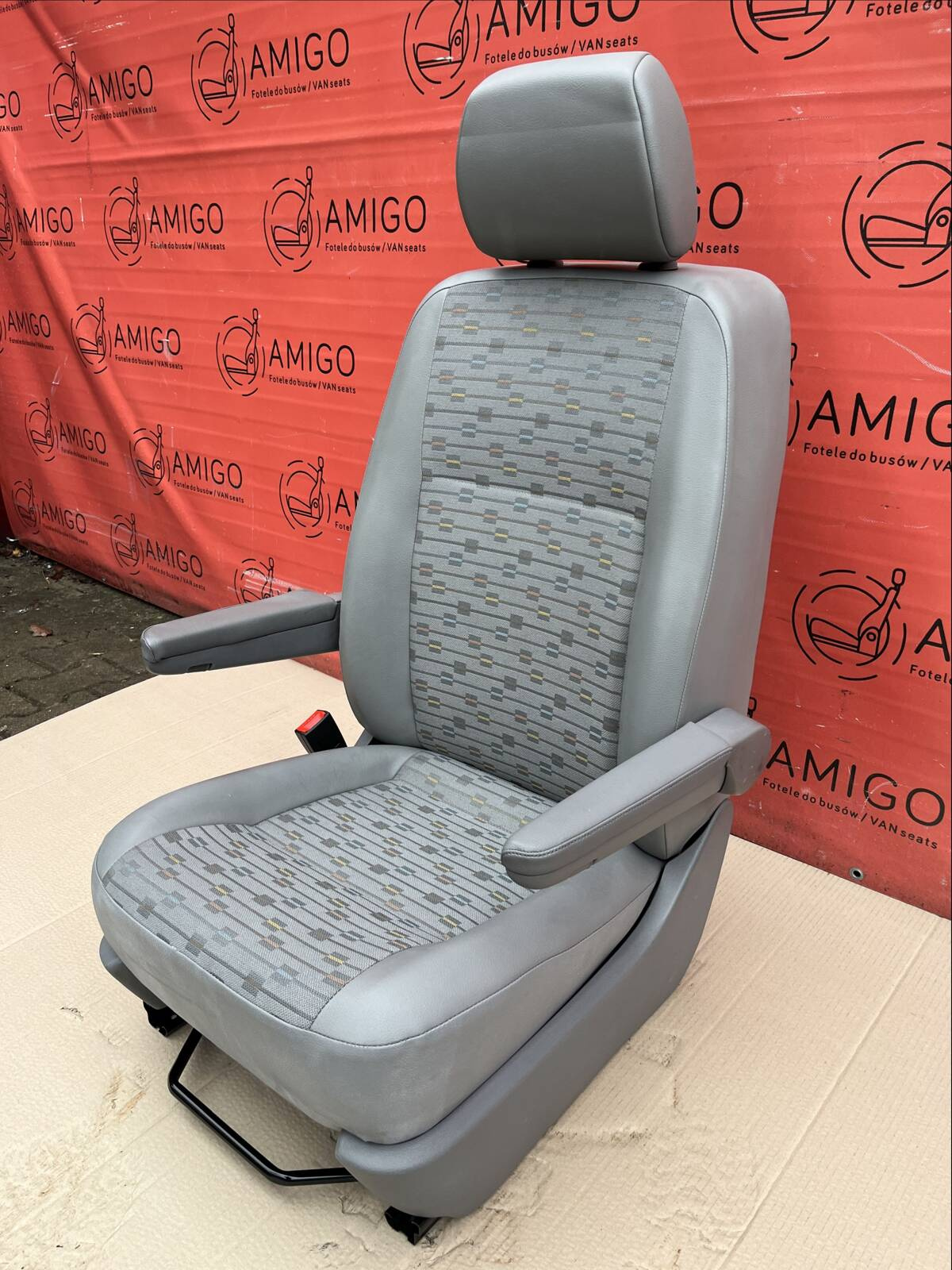 Seat VW T5 GP front UK passenger | EU driver PLACE armrests