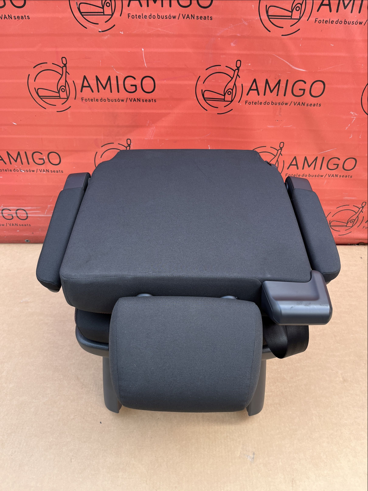 Seat VW T6 T6.1 Multivan Caravelle titan black JOIN swivel rear t5