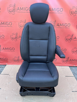 Seat UK driver | EU passenger Renault Trafic SpaceClass Vivaro NV300 Talento