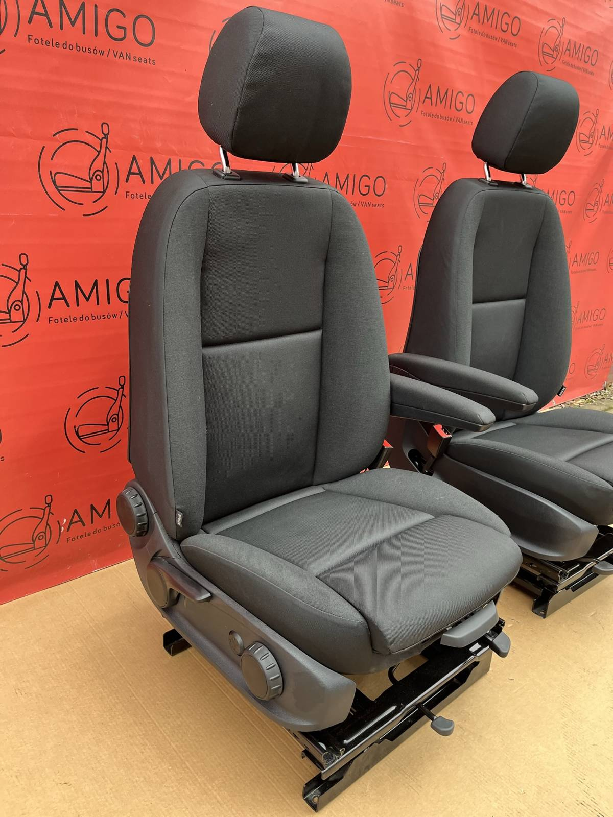 Seats Mercedes Sprinter W907 passenger driver adjustments comfort SWIVEL Maturin W906