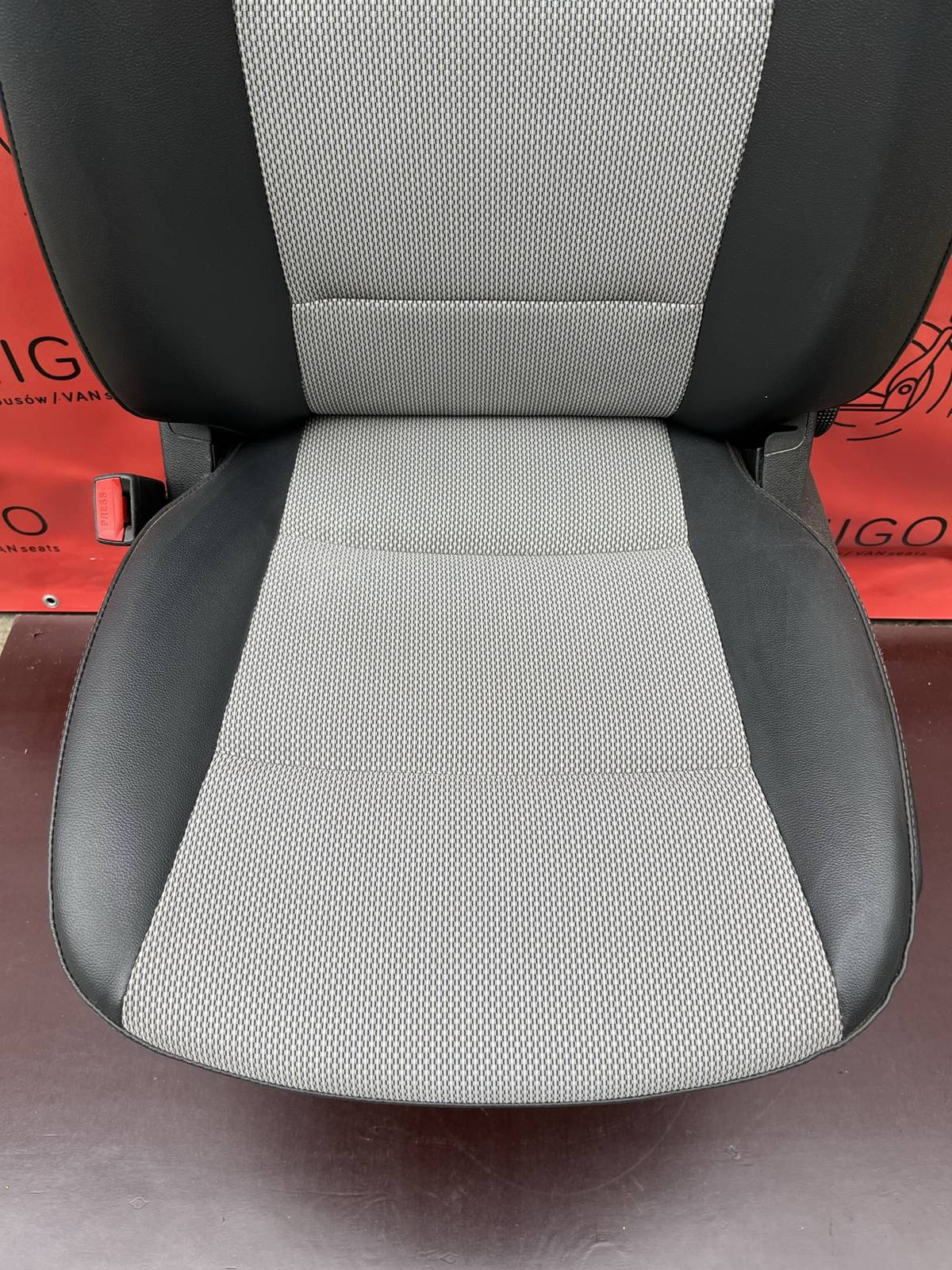 Hyundai H350 UK passanger seat | EU driver single seat