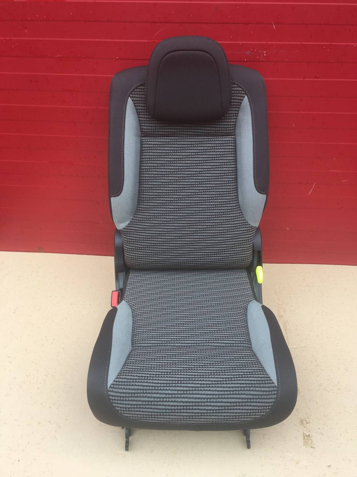 Peugeot Partner Citroen Berlingo rear folding seat left 3rd row