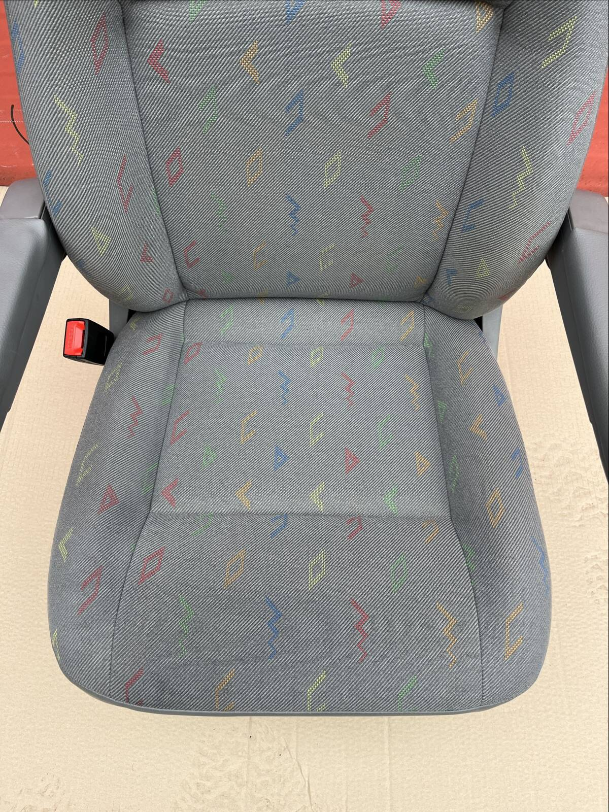 Seat VW T5 Inca front UK passenger | EU driver armrests
