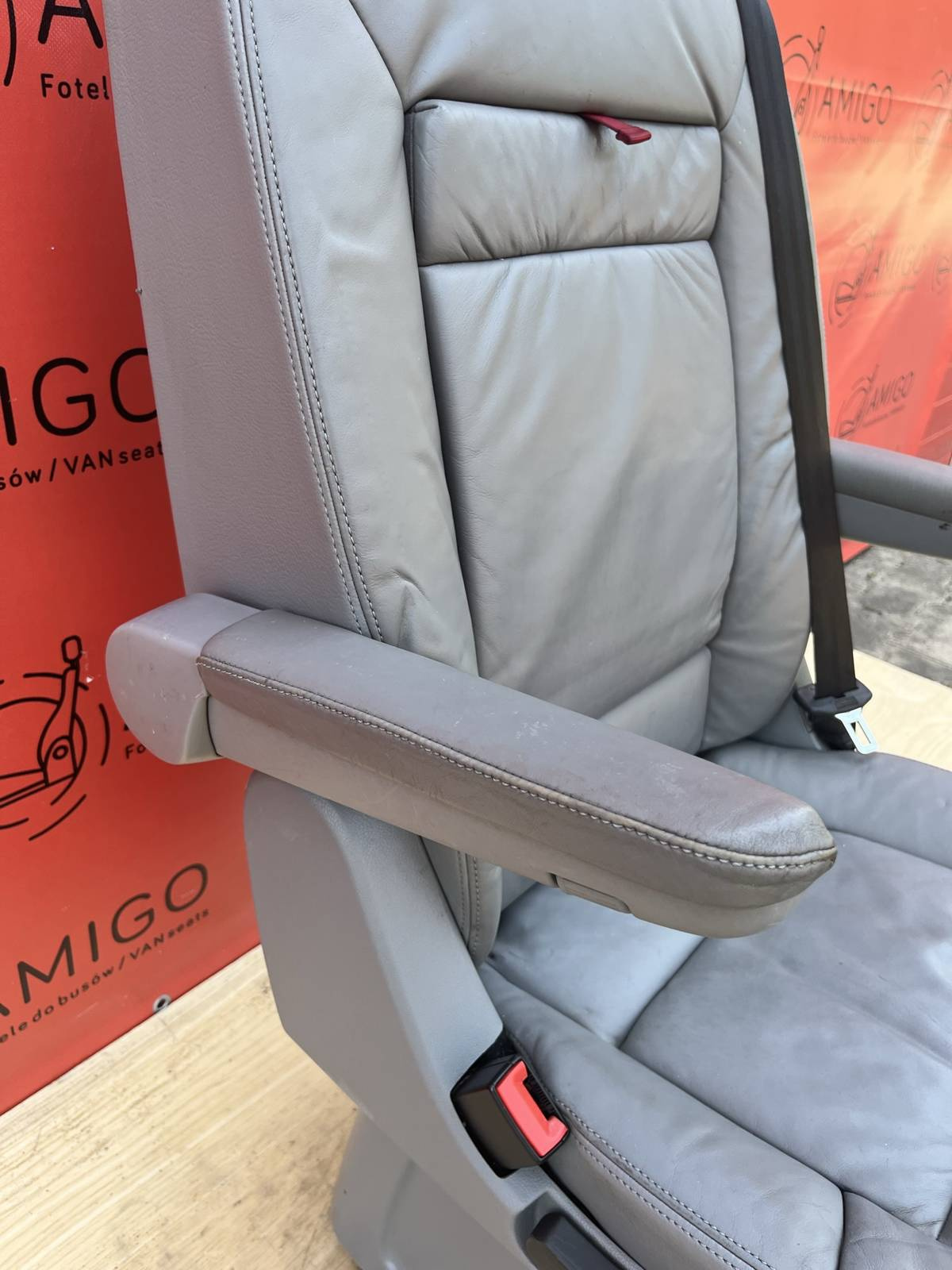 Seat VW T5 Multivan Caravelle Leather grey swivel rear for child T5