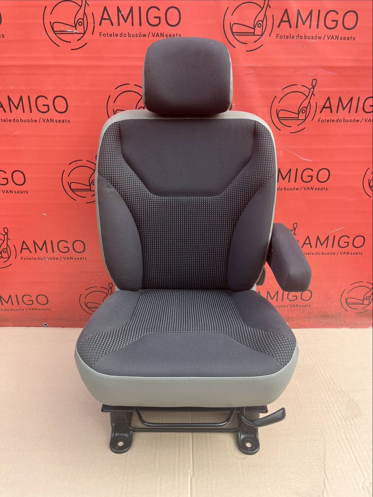 Seat EU passenger | UK driver Renault Trafic Opel Vauxhall Vivaro Nissan Primastar 2001-2014