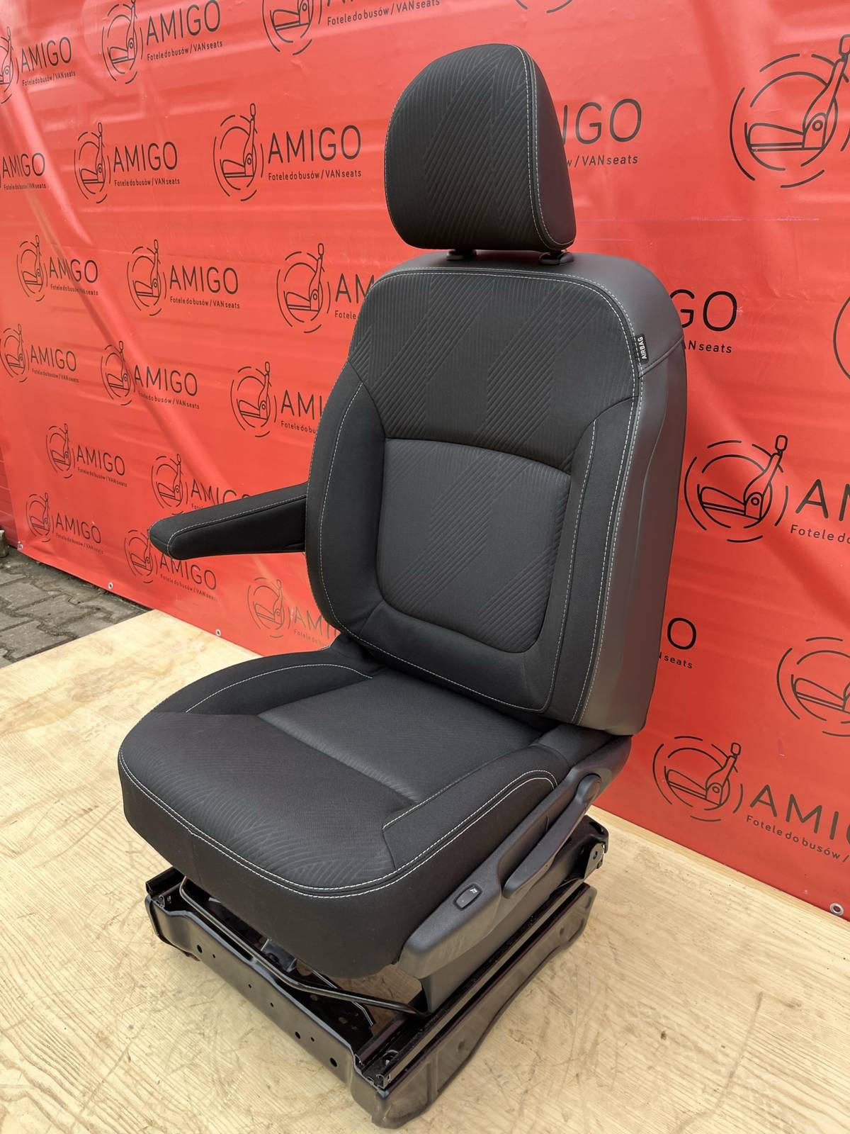 Seat UK passenger | EU driver Renault Trafic Opel Vauxhall Vivaro NV300 Talento armrest airbag heated