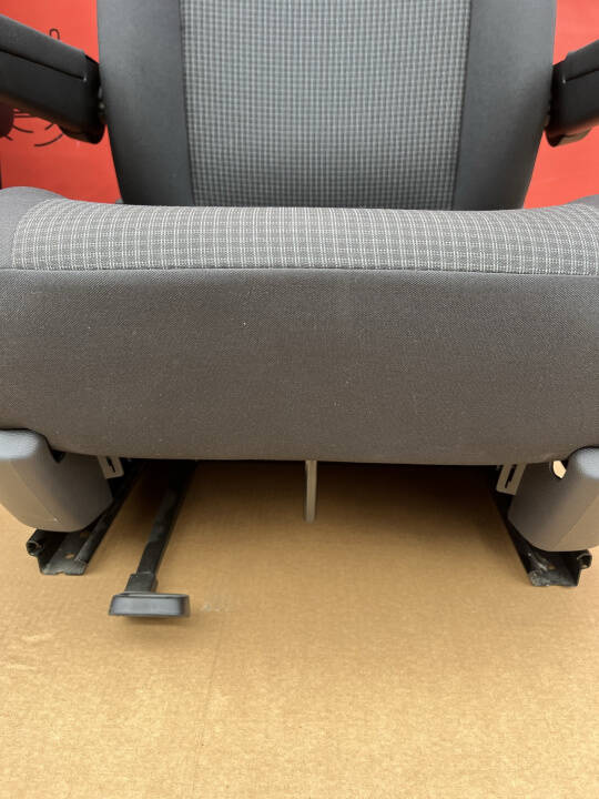 Driver passenger Captain swivel seats seat VW T6.1 Caravelle t5 Double Grid