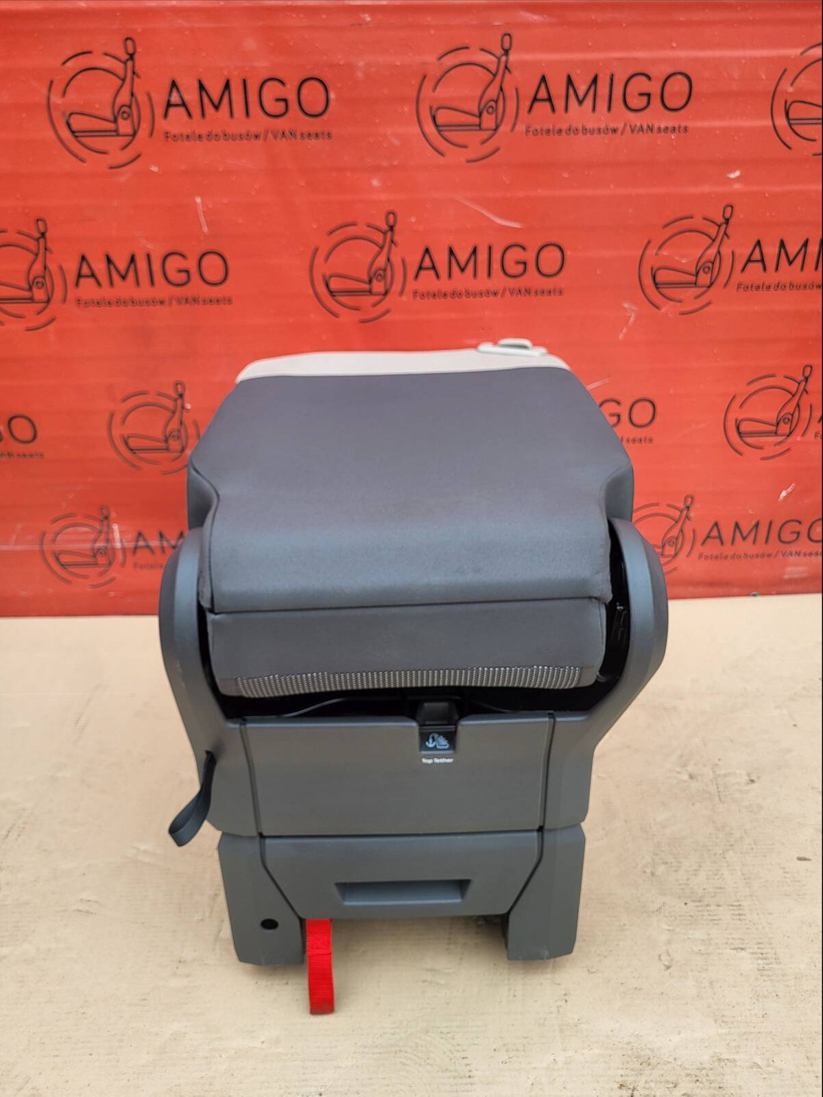 Seat NEW VW Multivan rear single T7 Ribella Right