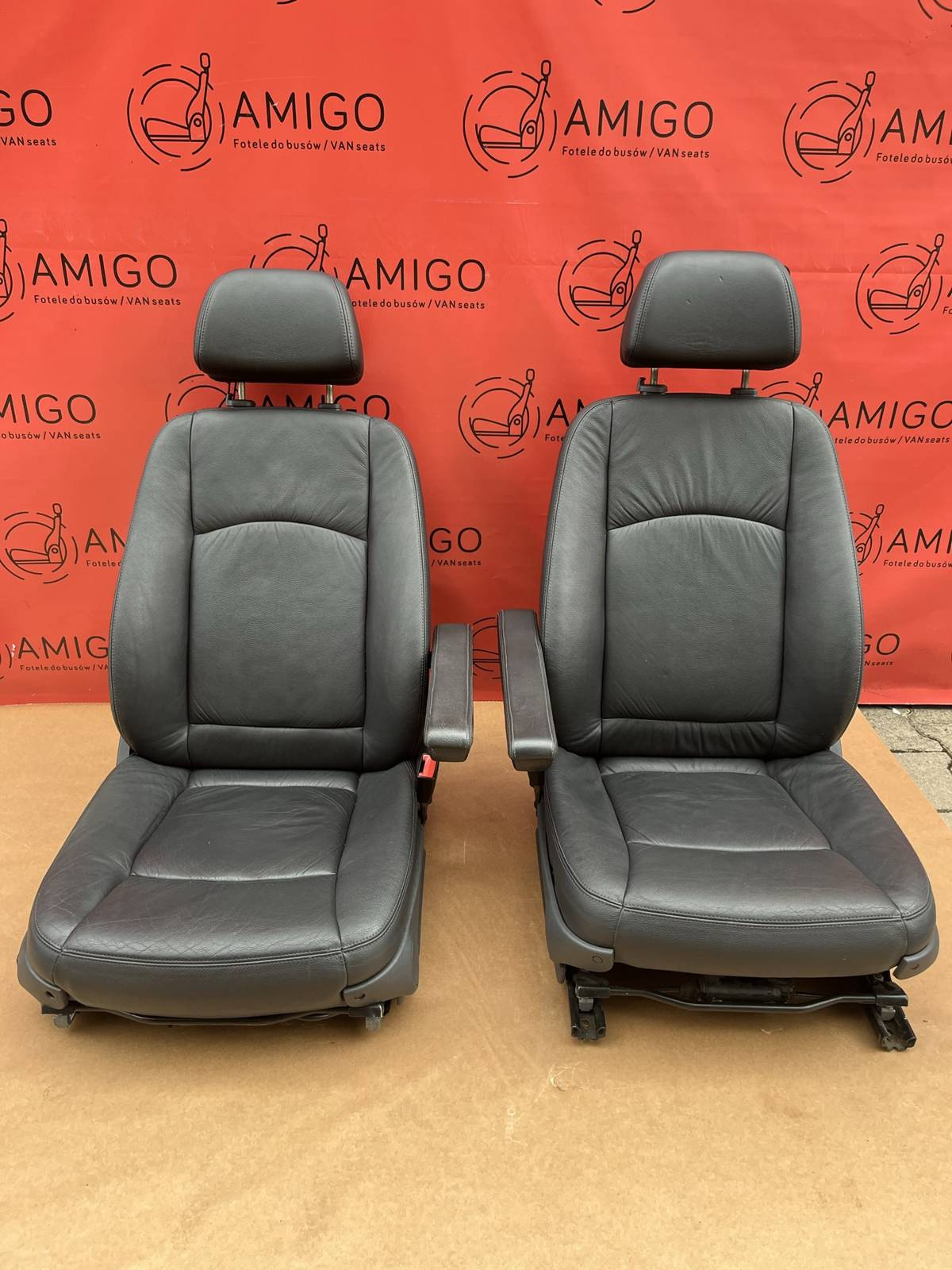 Seat Mercedes Viano Vito W639 driver passenger 2003-2014 armrest adjustments electric