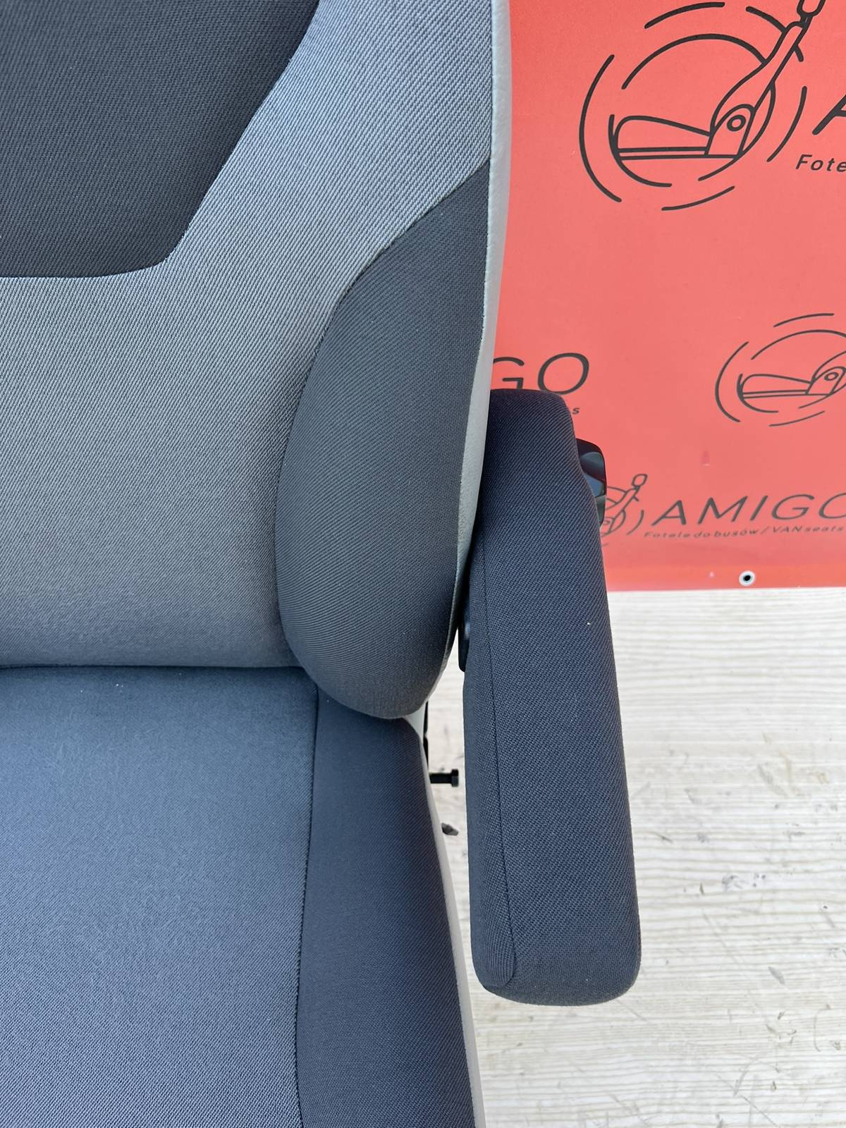 Seat EU passenger | UK driver Renault Trafic Opel Vauxhall Vivaro Nissan Primastar 2001-2014