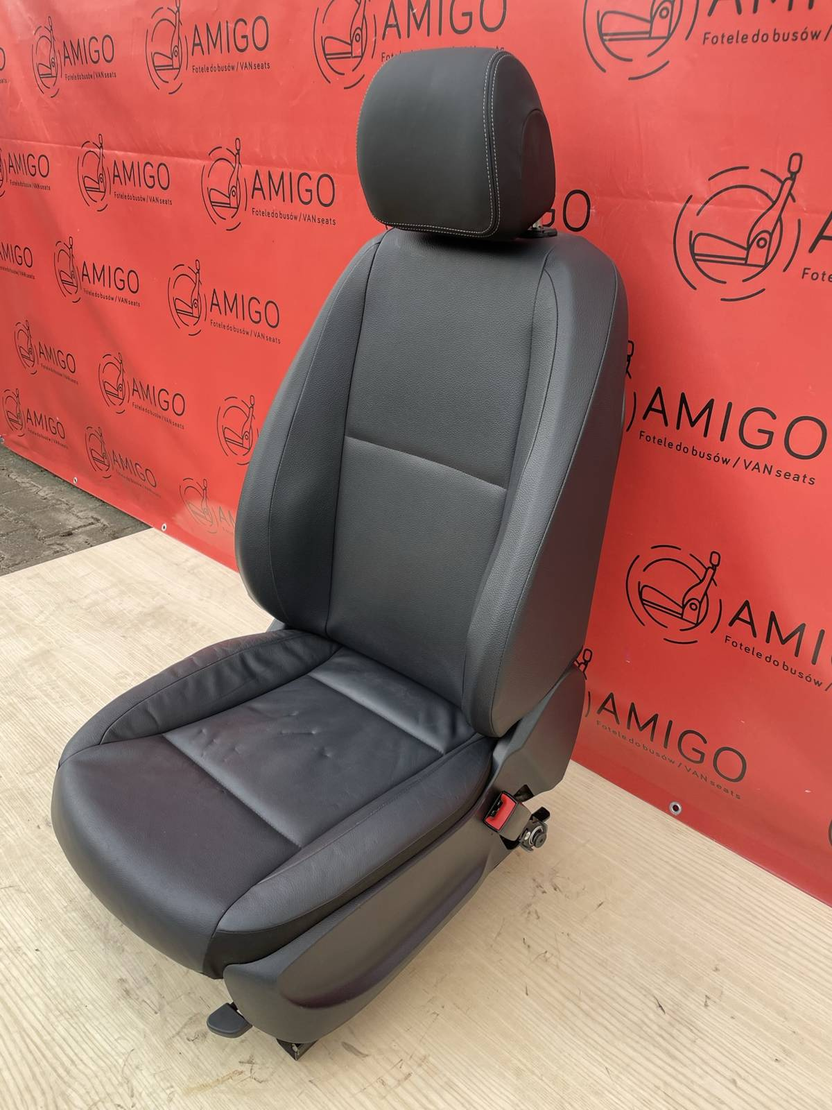 Seat Mercedes Vito W447 EU passenger | UK driver adjustments Leatherette