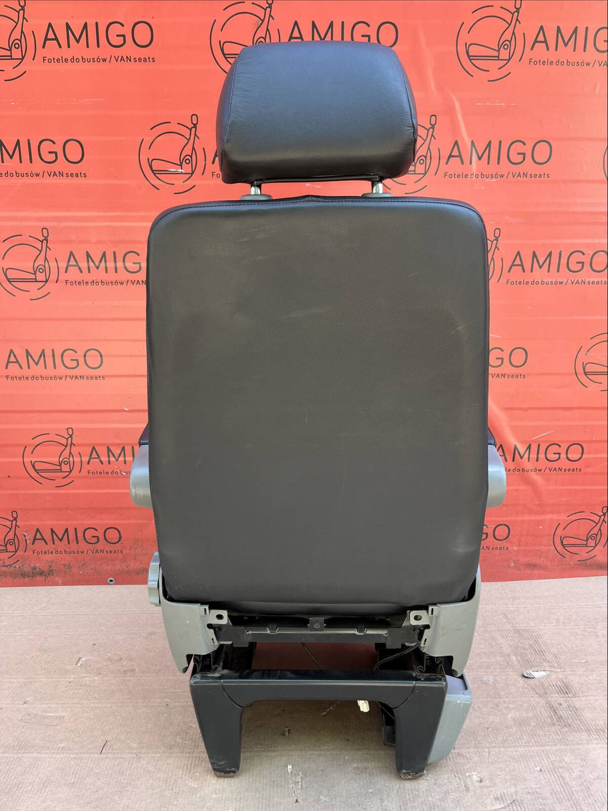 EU passenger | UK driver Captain Seat VW T5 T6 adjustments armrests black faux leather