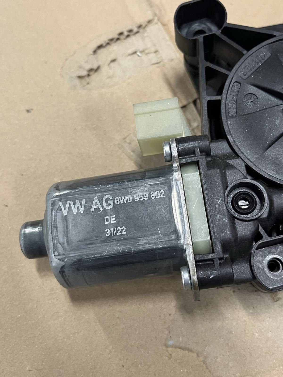 VW CRAFTER MAN TGE Left Window Regulator with motor 7C0837461A 8W0959802