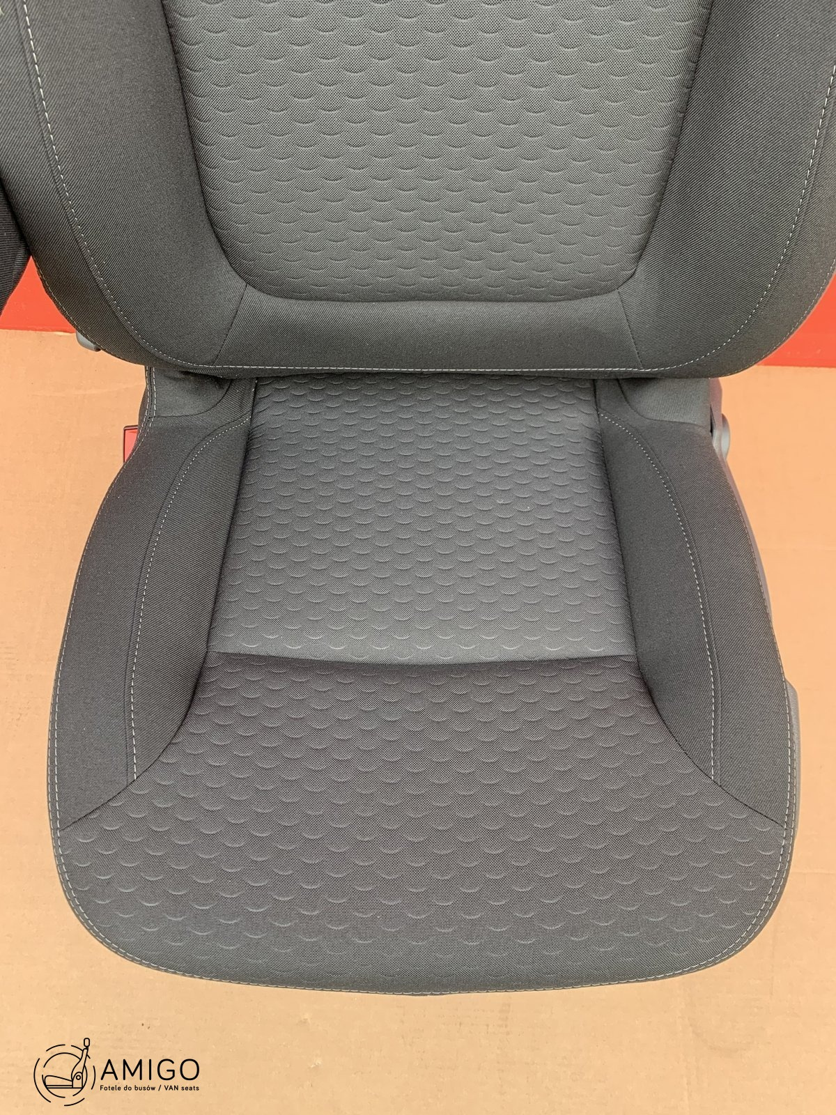 Seat UK passenger | EU driver Renault Trafic Opel Vauxhall Vivaro NV300 Talento armrest heating
