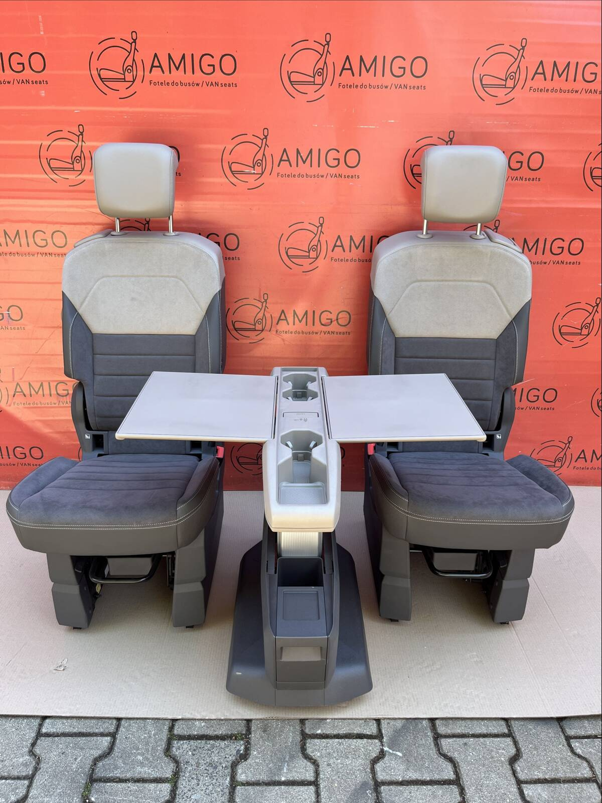 Seats NEW VW Multivan T7 1+1 ArtVelours table heated