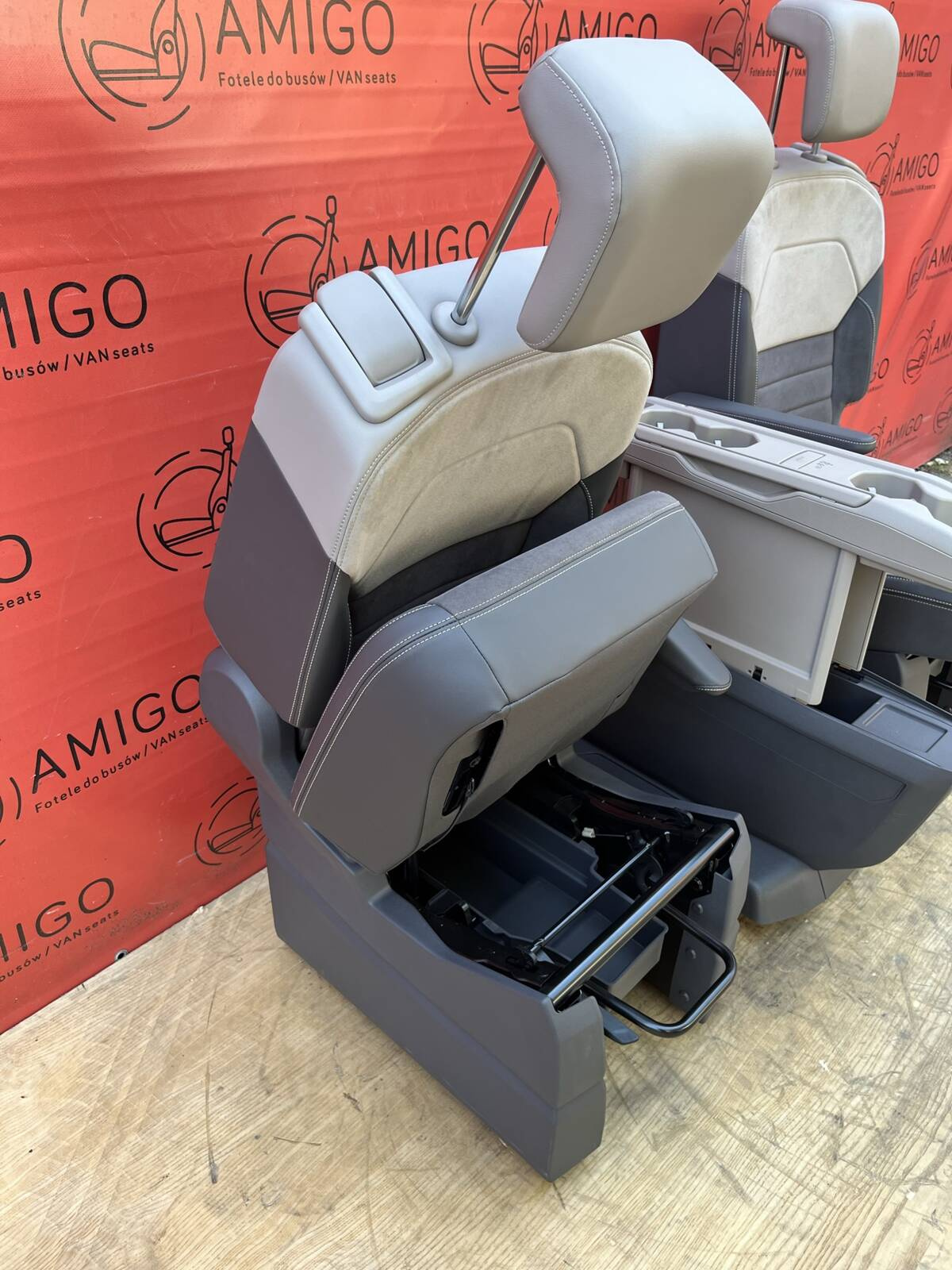 Seats NEW VW Multivan T7 1+1 ArtVelours table heated