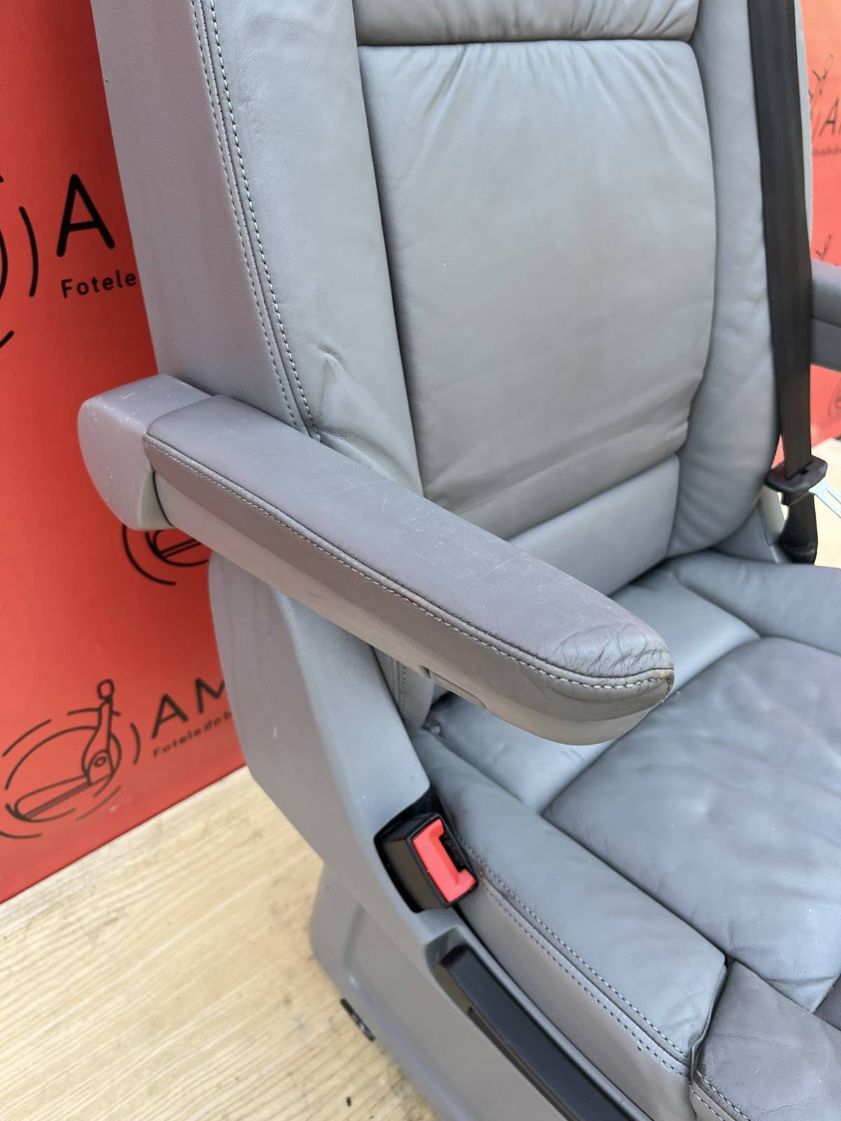 Seat VW T5 Multivan Caravelle Leather grey swivel rear for child T5