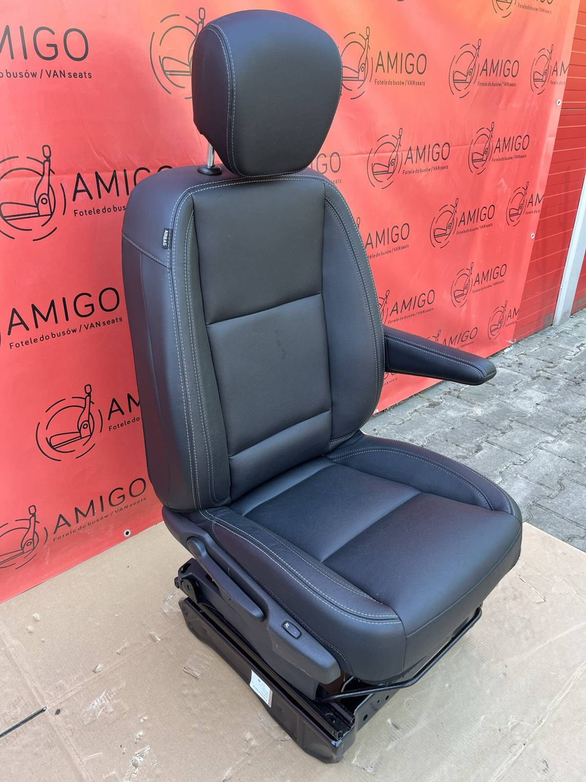 Seat UK driver | EU passenger Renault Trafic SpaceClass Vivaro NV300 Talento