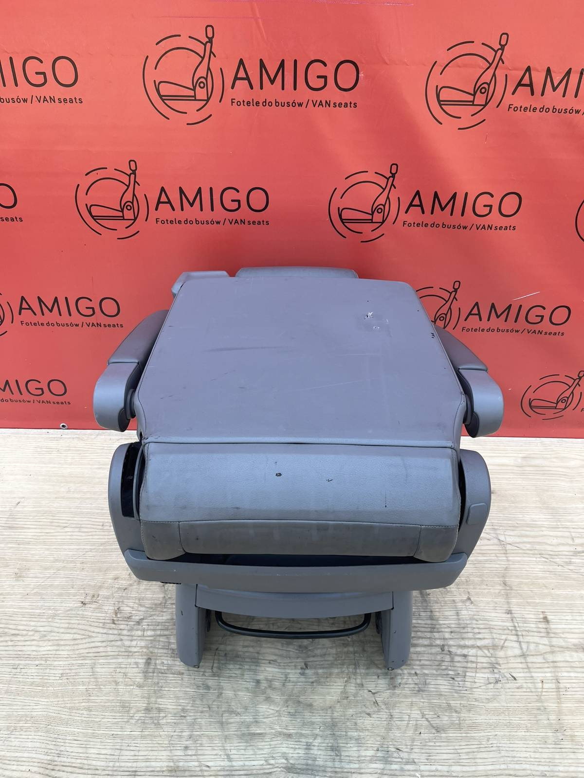 Seat VW T5 Multivan Caravelle Leather grey swivel rear for child T5