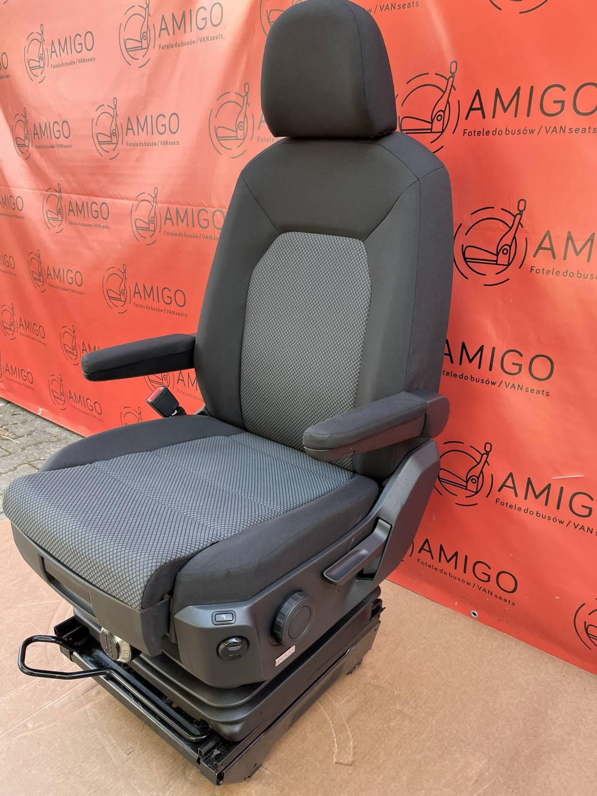 VW Crafter II MAN TGE 2016-2022 UK passenger seat | EU driver seat captain armrest suspension