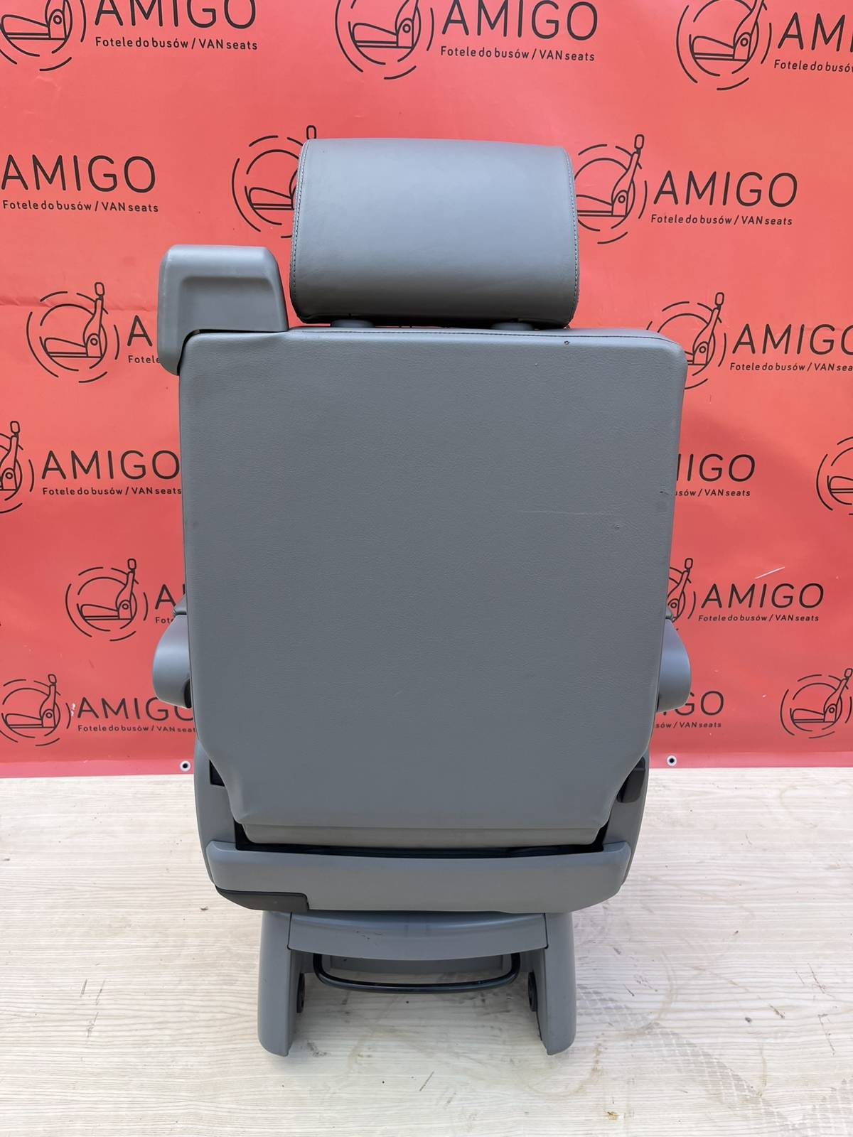 Seat single VW T5 Multivan Caravelle grey leather rear t6 swivel