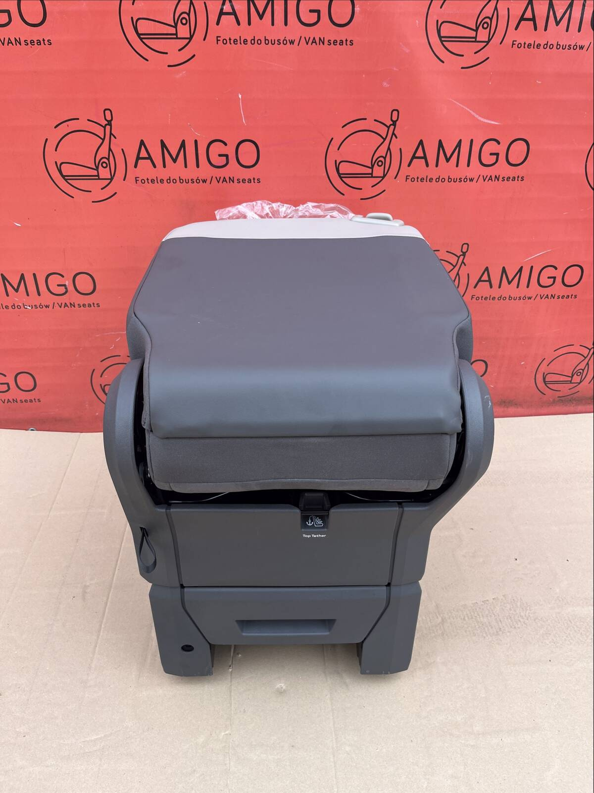 Seat NEW VW Multivan single right 2nd row heated ArtVelours Raven Sandwick T7