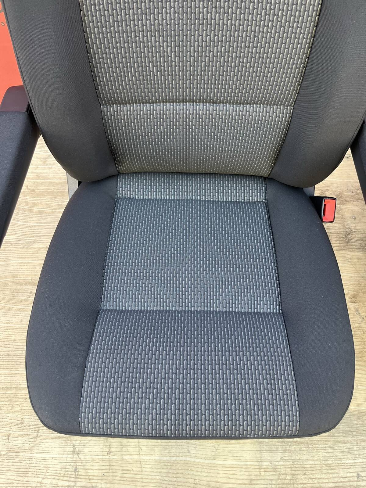 Driver passenger Captain genuine swivel seats seat VW T6.1 California Bricks