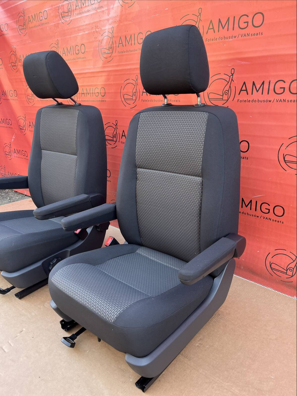 Driver passenger Captain genuine swivel seats seat VW T6.1 California Bricks