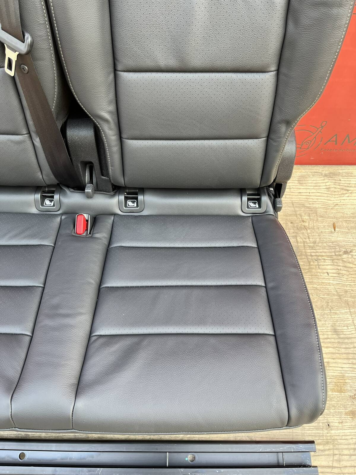 Rear bench seat Traveller Spacetourer Ulysse Zafira Vivaro Proace leather rails Campervans