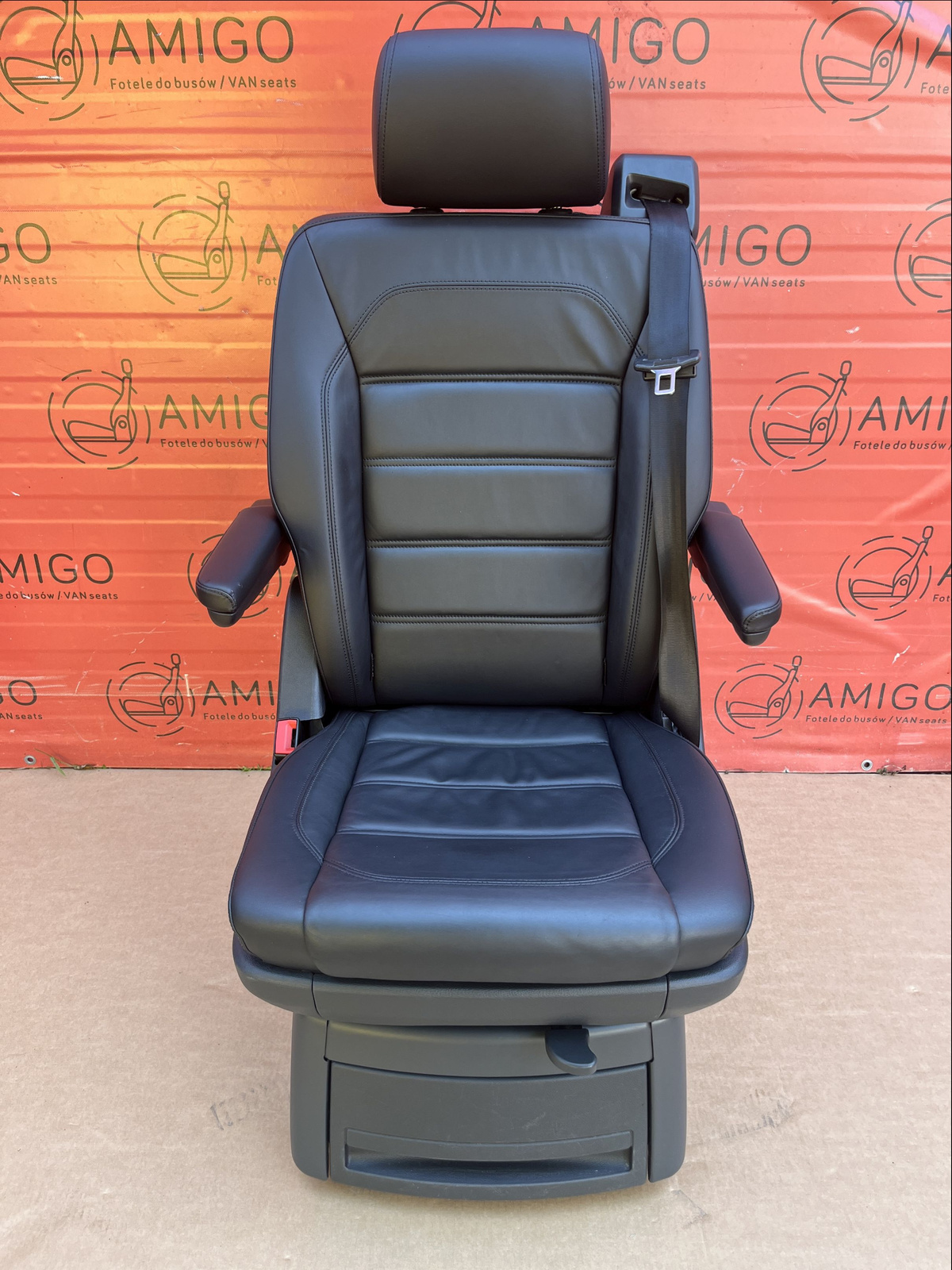 Seat VW T6 Multivan Caravelle black leather titan swivel rear t5
