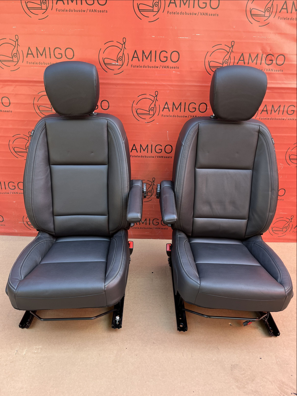 Seat UK driver | EU passenger Renault Trafic SpaceClass Vivaro NV300 Talento