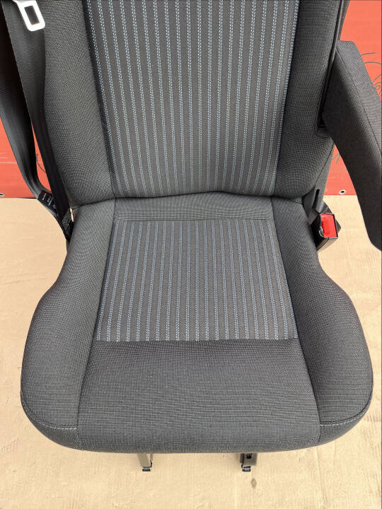 Seat Ford Transit MK8 single rear Traxon