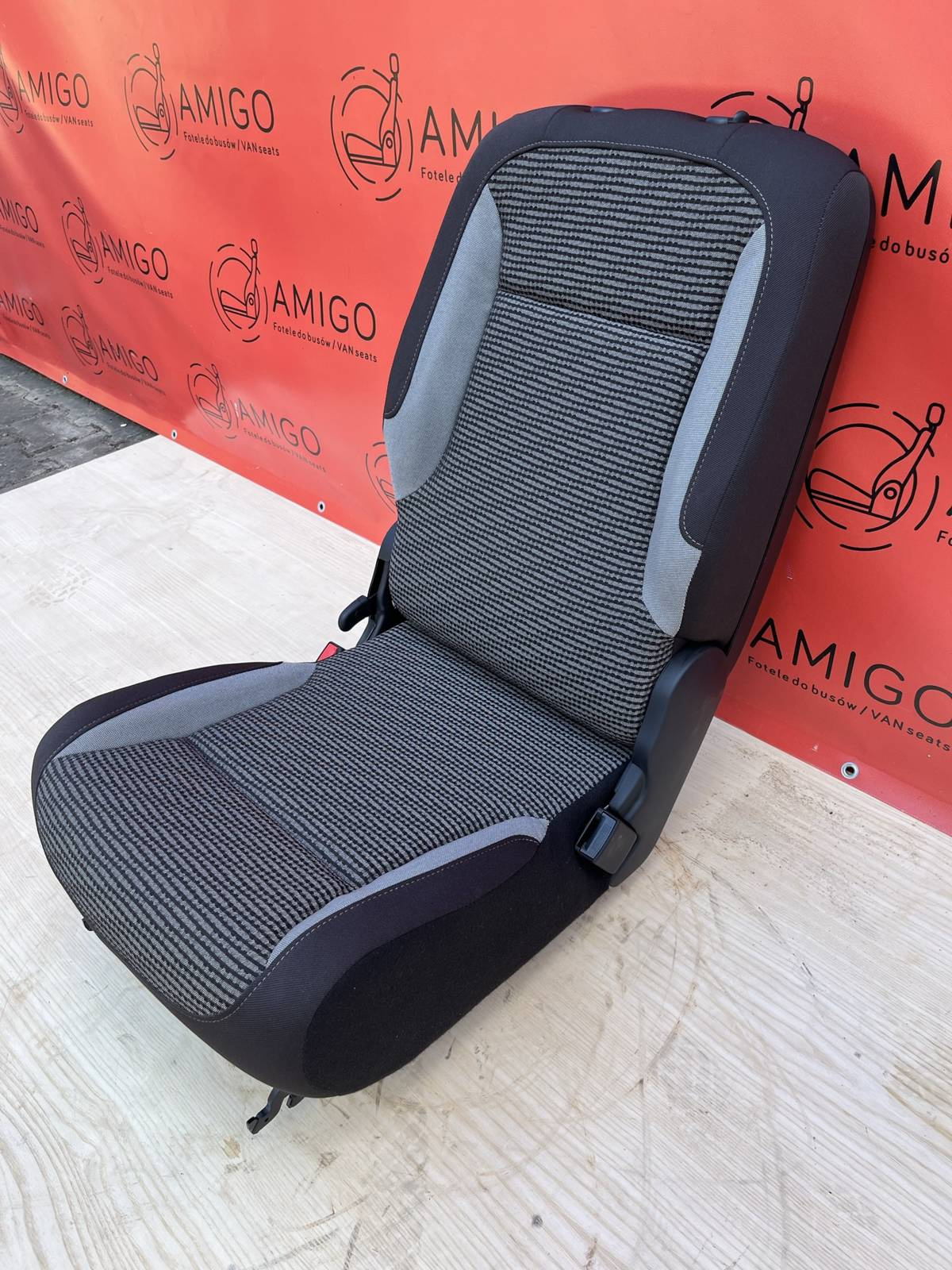 Seat single 2rd row middle Berlingo Doblò Combo Partner Rifter ProAce City