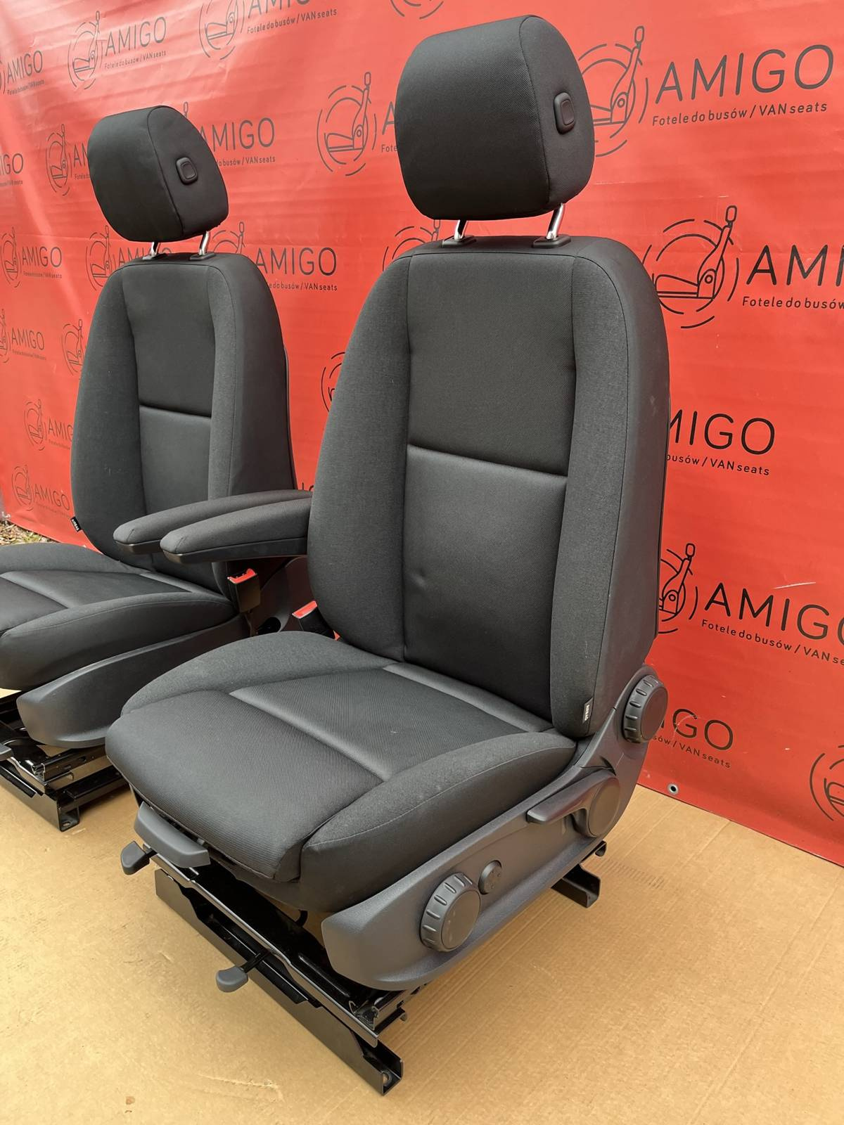 Seats Mercedes Sprinter W907 passenger driver adjustments comfort SWIVEL Maturin W906