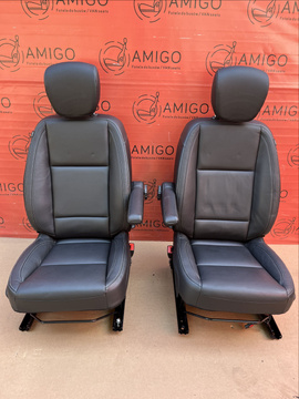 Seat UK driver | EU passenger Renault Trafic SpaceClass Vivaro NV300 Talento