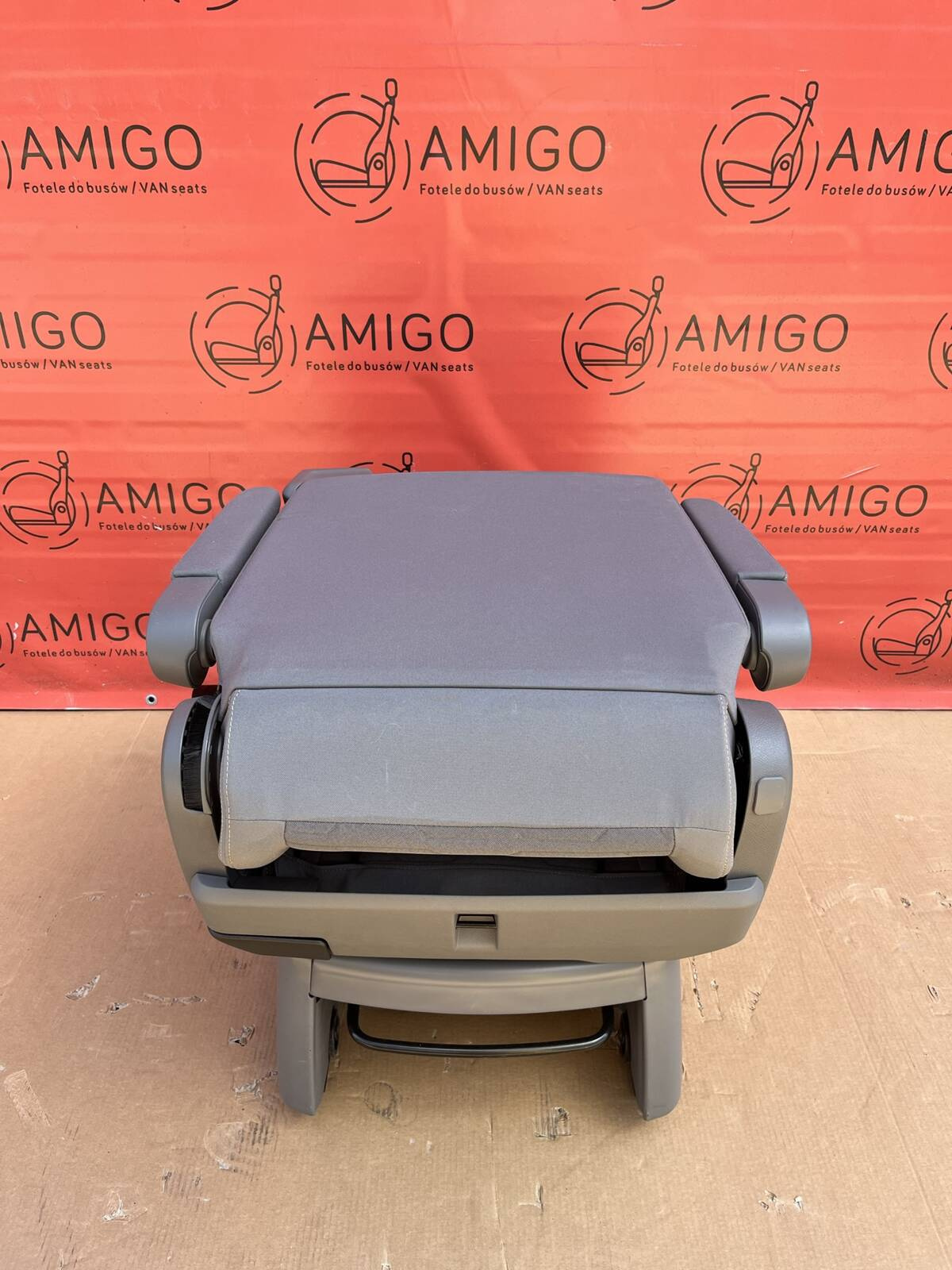 Seat VW T6.1 T6 Multivan Caravelle CIRCUIT Palladium swivel rear t5