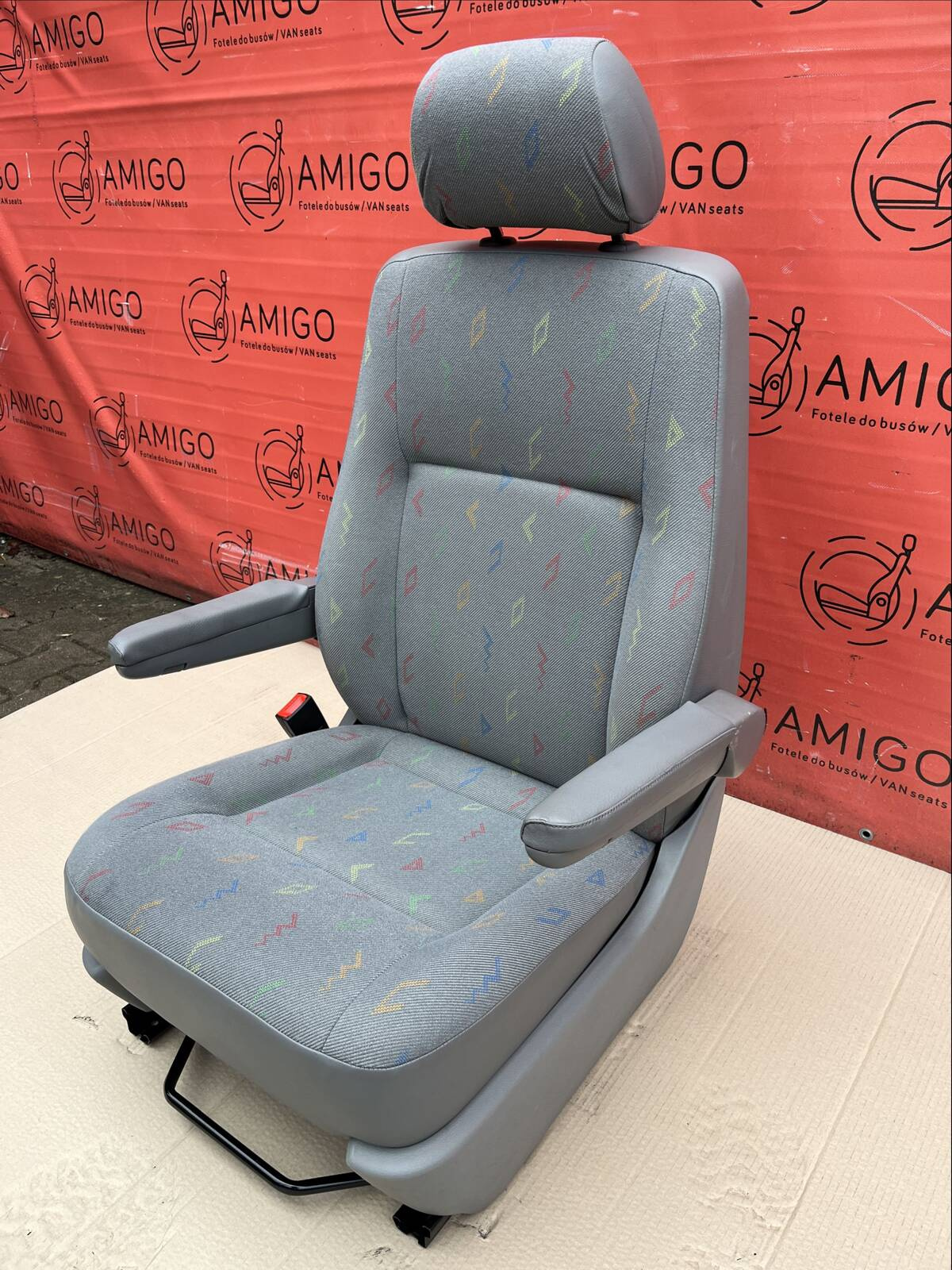 Seat VW T5 Inca front UK passenger | EU driver armrests