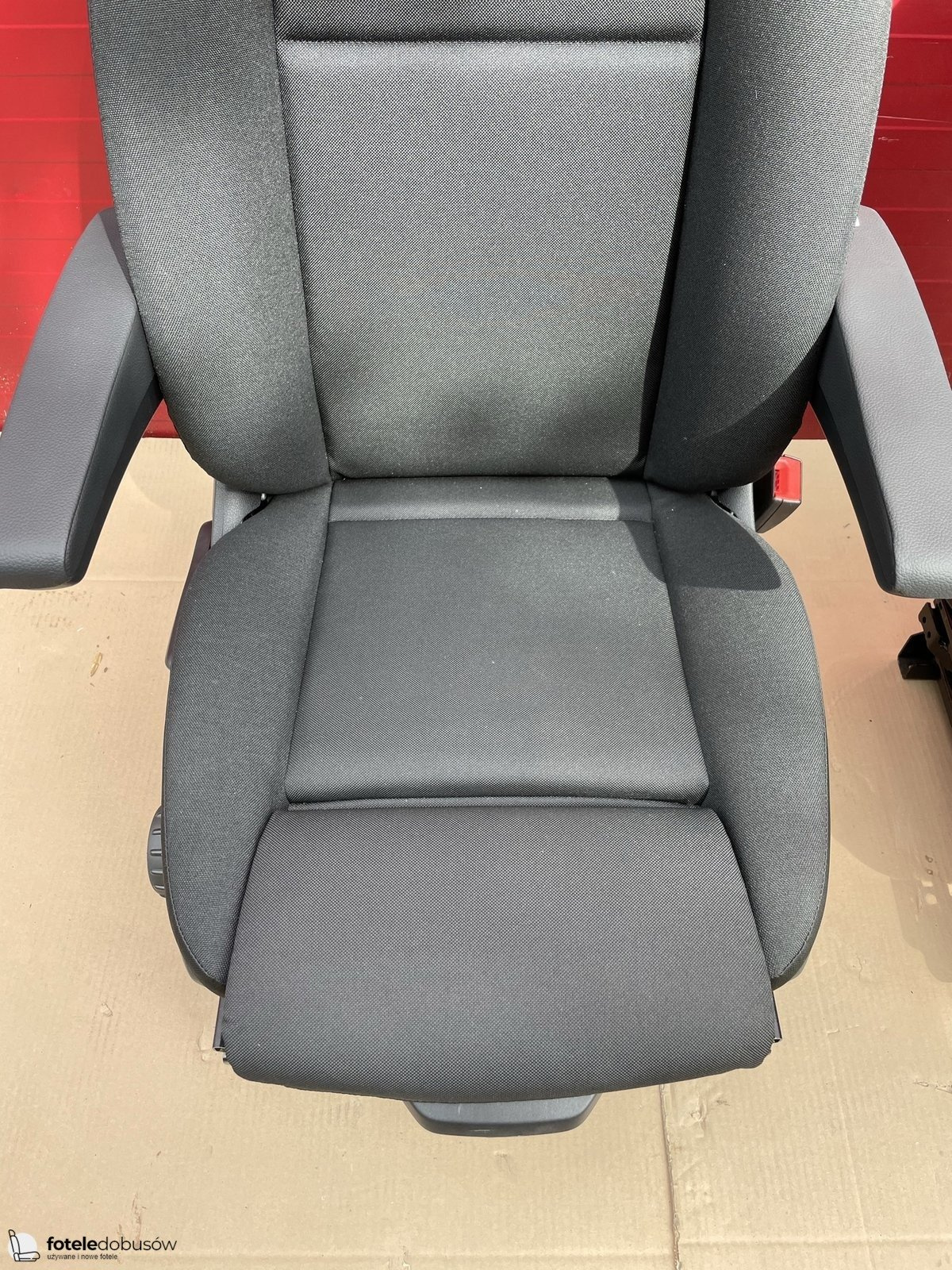 Seats Mercedes Sprinter W907 passenger driver adjustments comfort SWIVEL Maturin