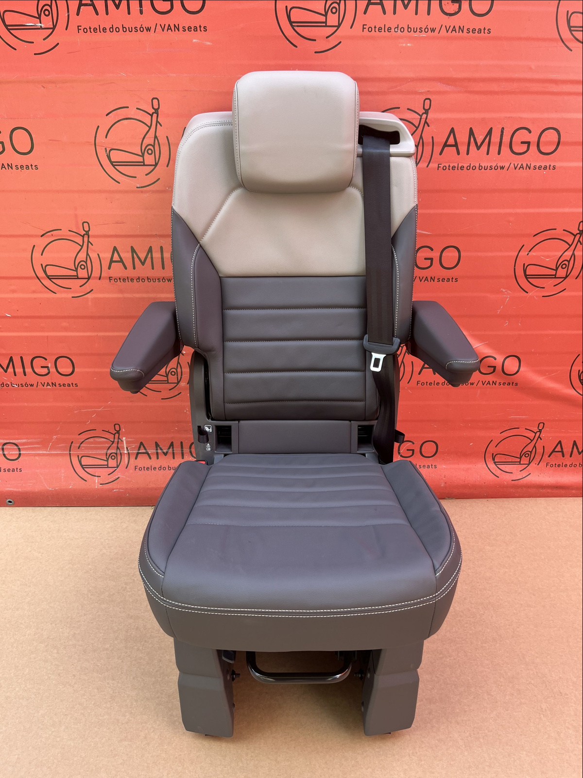 NEW VW Multivan single seat face to face with seatbelt T7 Leather Savona