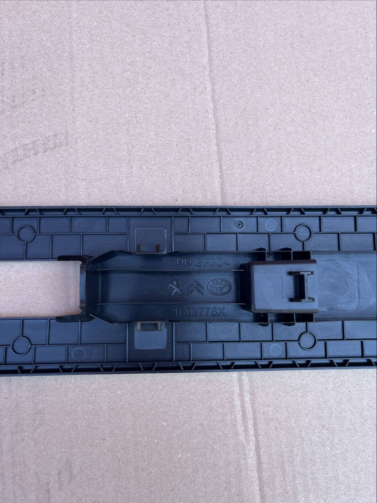 Seat rail/bracket cover Traveller Spacetourer Ulysse Zafira Vivaro Proace Expert Jumpy